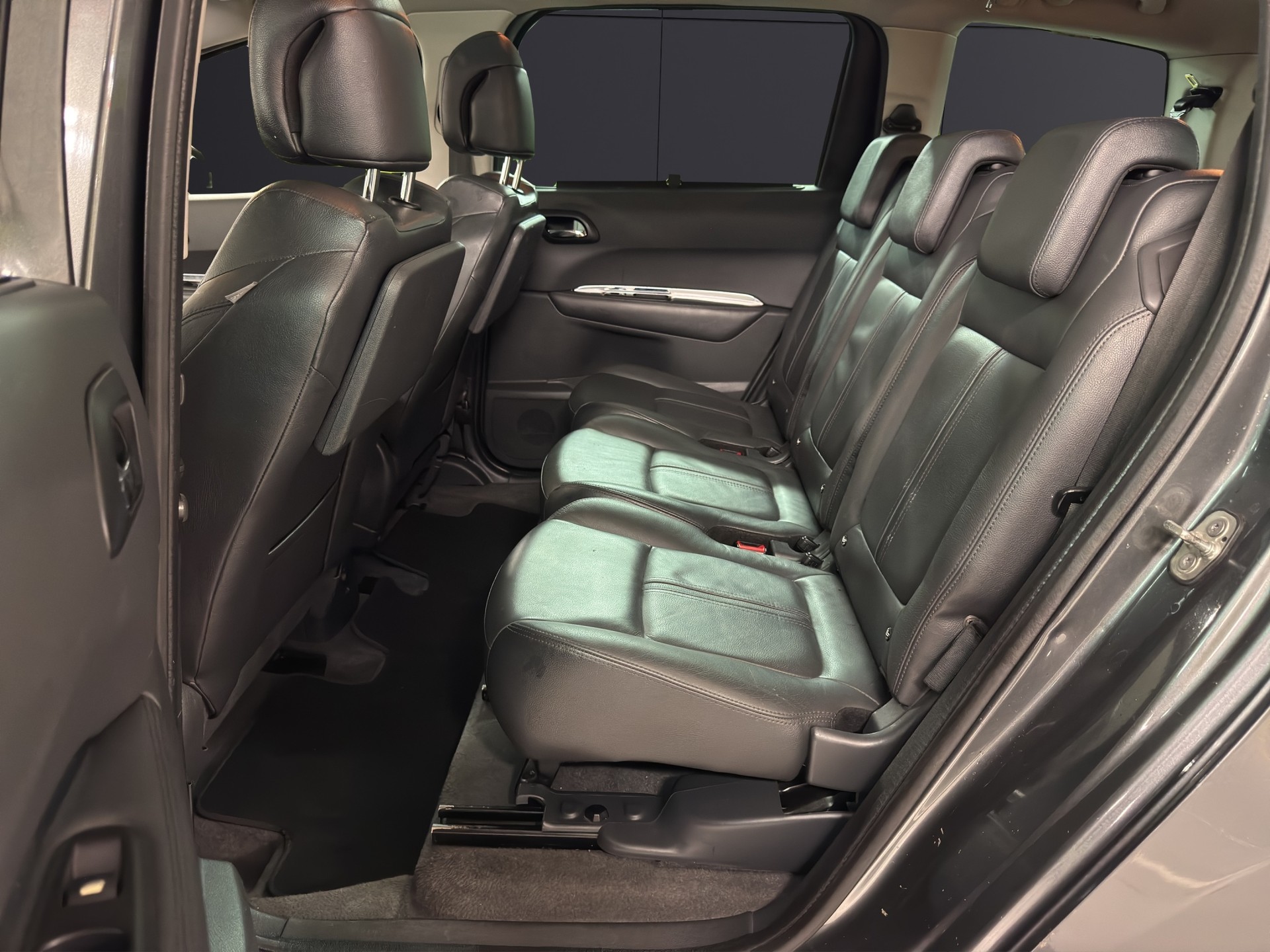 PEUGEOT 5008 1.6 16V T Sport Pack Automatic-image-13