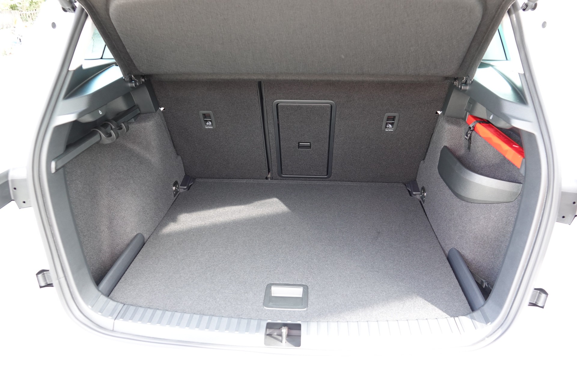 SKODA Karoq 1.5 TSI Dynamic DSG-image-14
