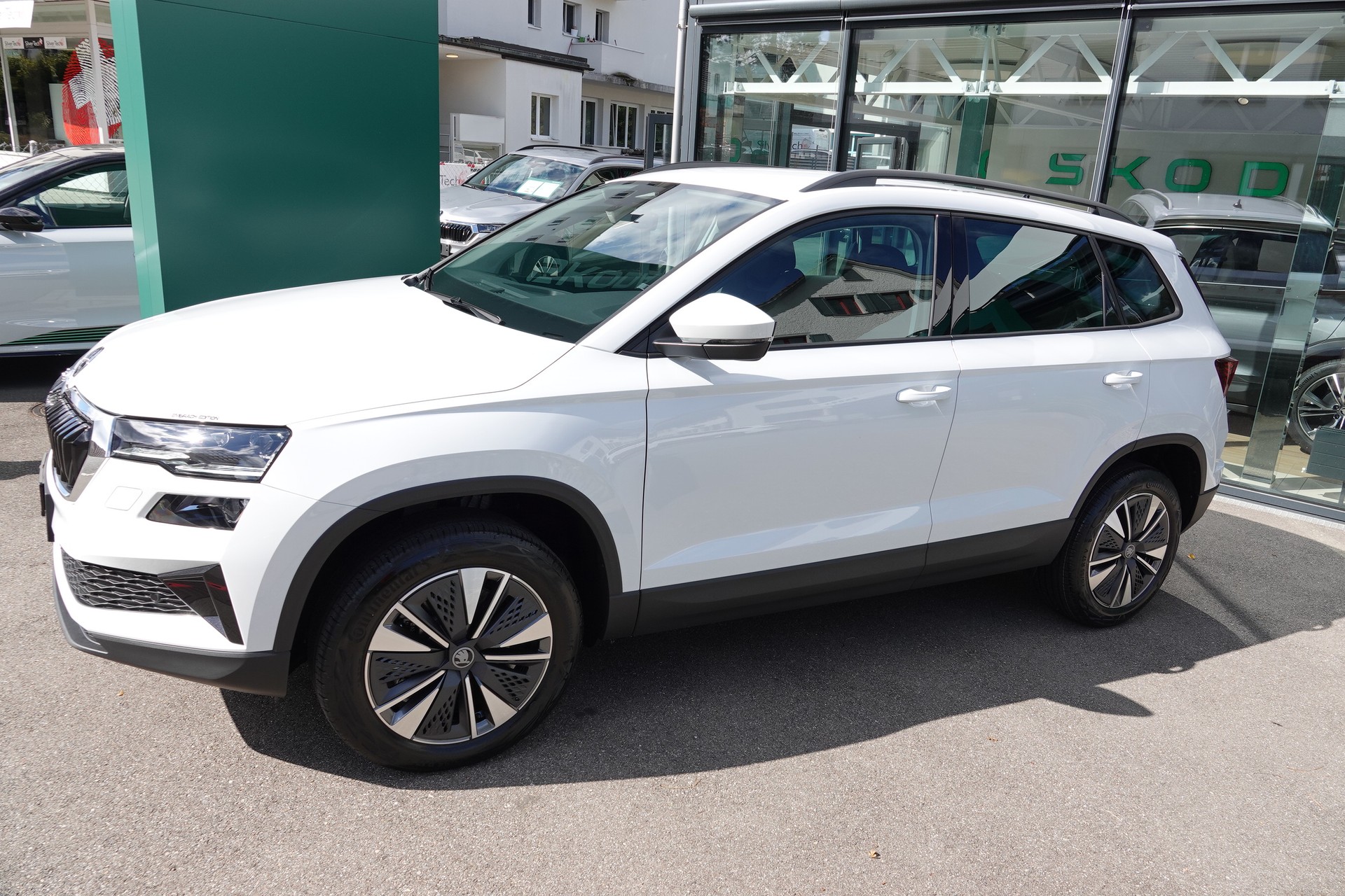 SKODA Karoq 1.5 TSI Dynamic DSG-image-3