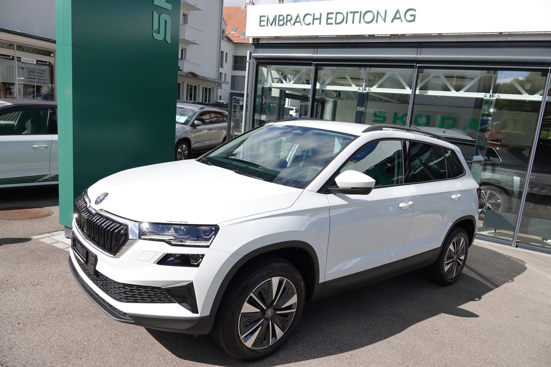 SKODA Karoq 1.5 TSI Dynamic DSG-image-0
