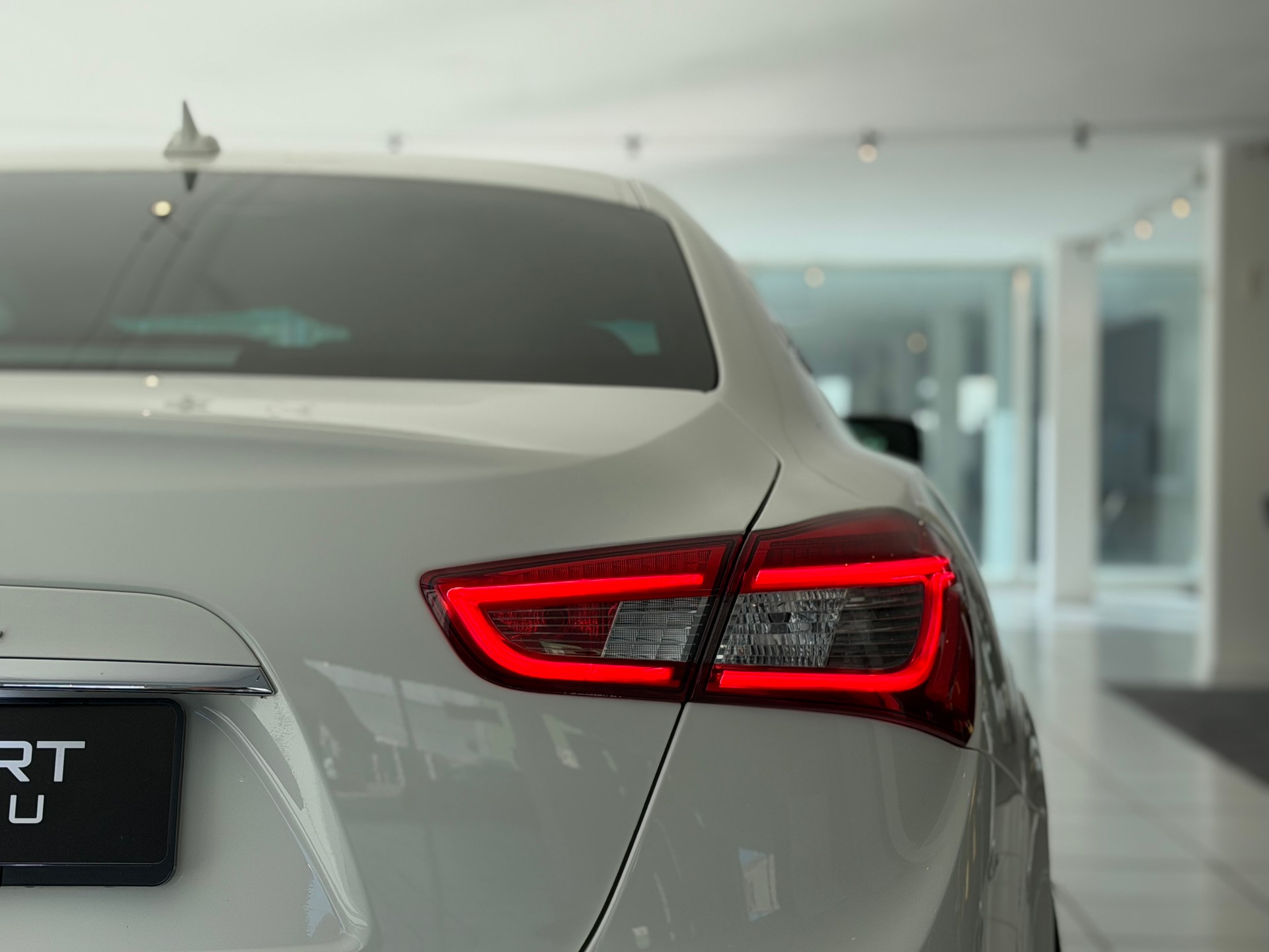 MASERATI Ghibli Sport D 3.0 V6 Automatica **Frisch ab MFK**-image-24