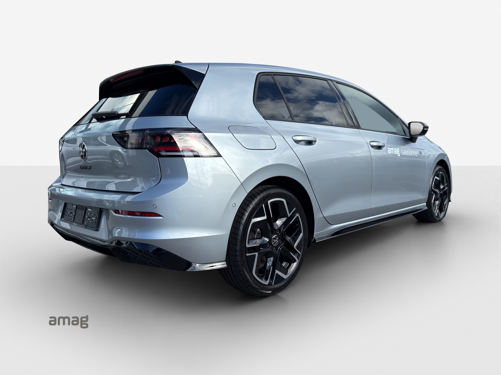 VW Golf 1.5 e TSI mHEV R-Line DSG-image-4
