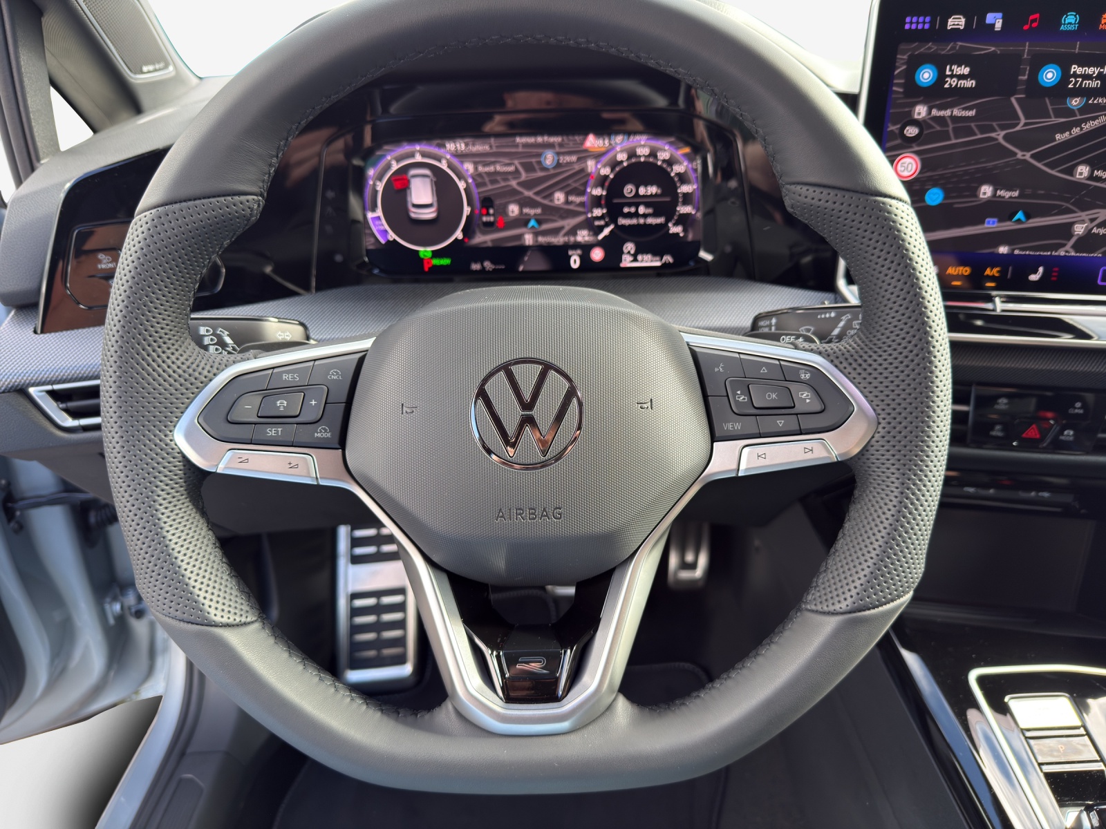 VW Golf 1.5 e TSI mHEV R-Line DSG-image-9