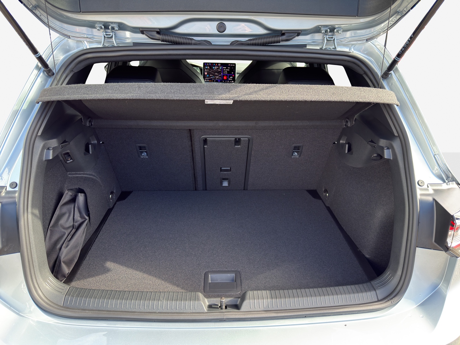 VW Golf 1.5 e TSI mHEV R-Line DSG-image-12