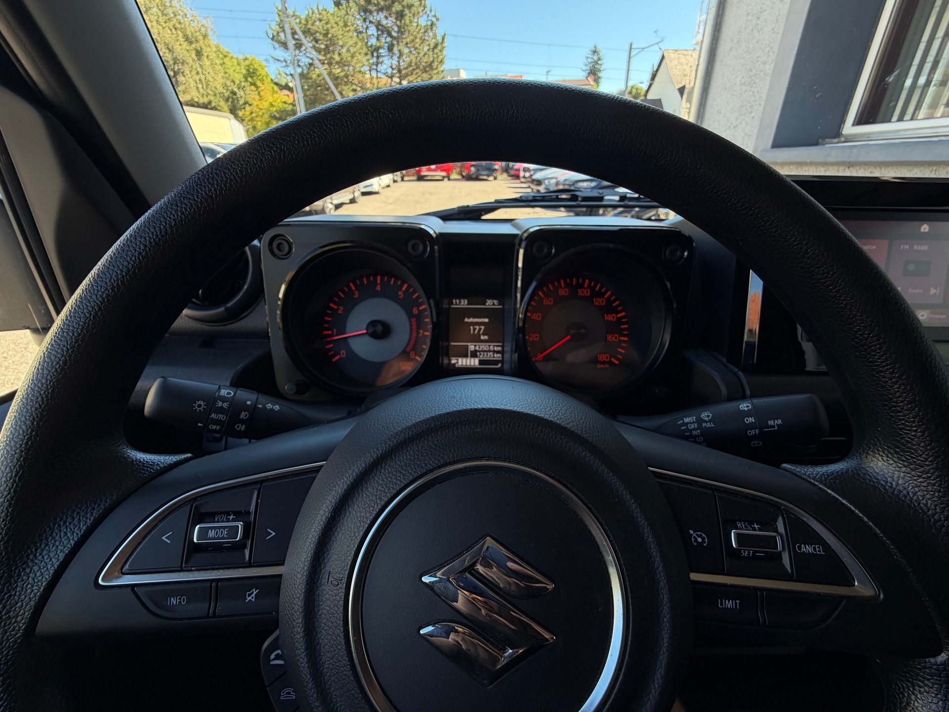 SUZUKI Jimny 1.5 Compact+ 4x4-image-6