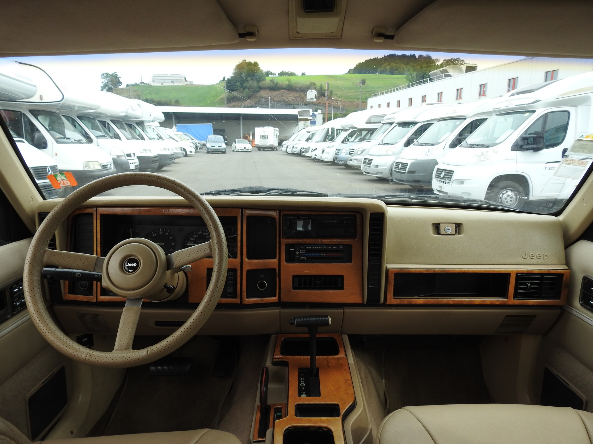 JEEP Cherokee 4.0 Country Club-image-17