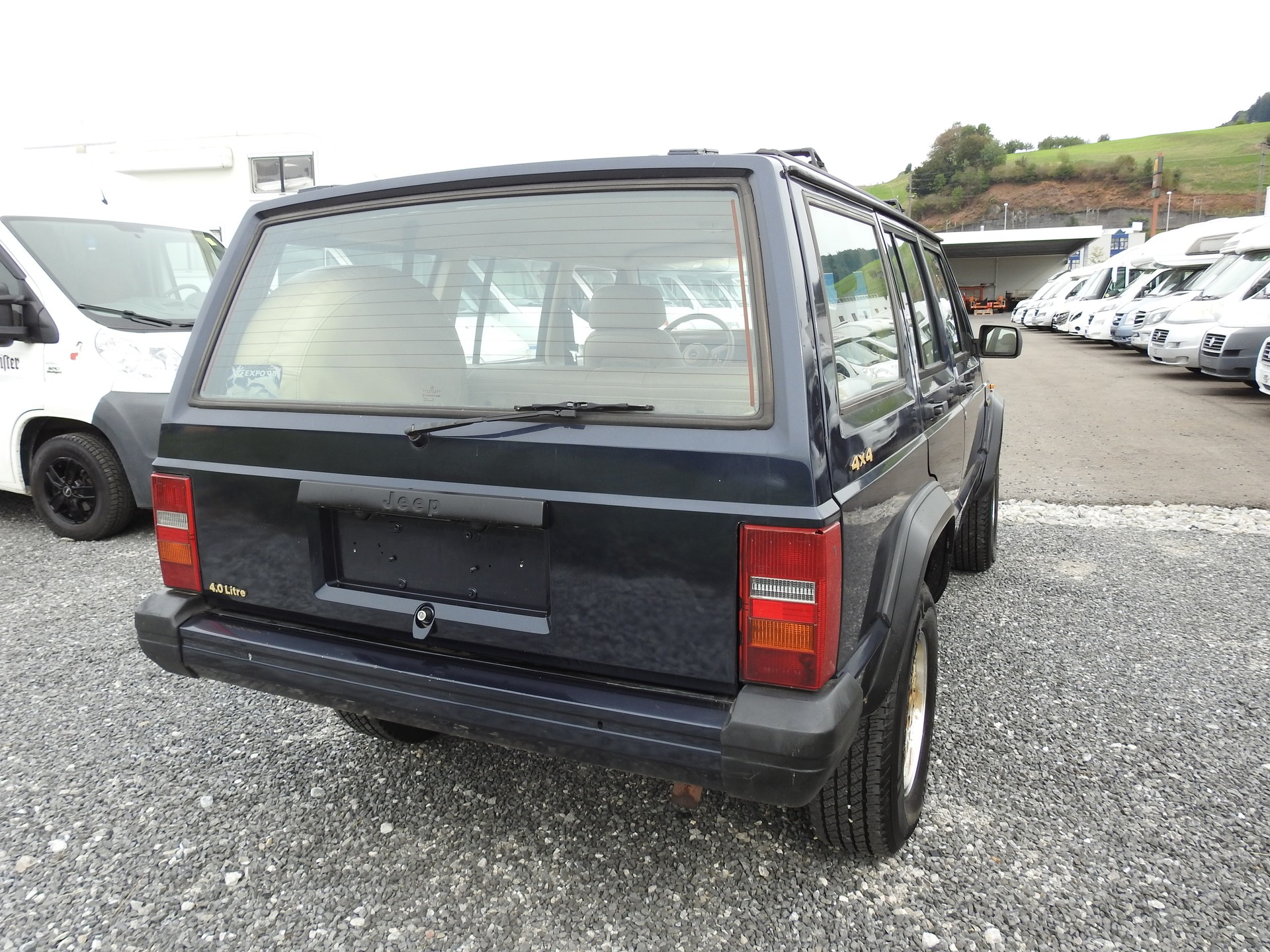 JEEP Cherokee 4.0 Country Club-image-4