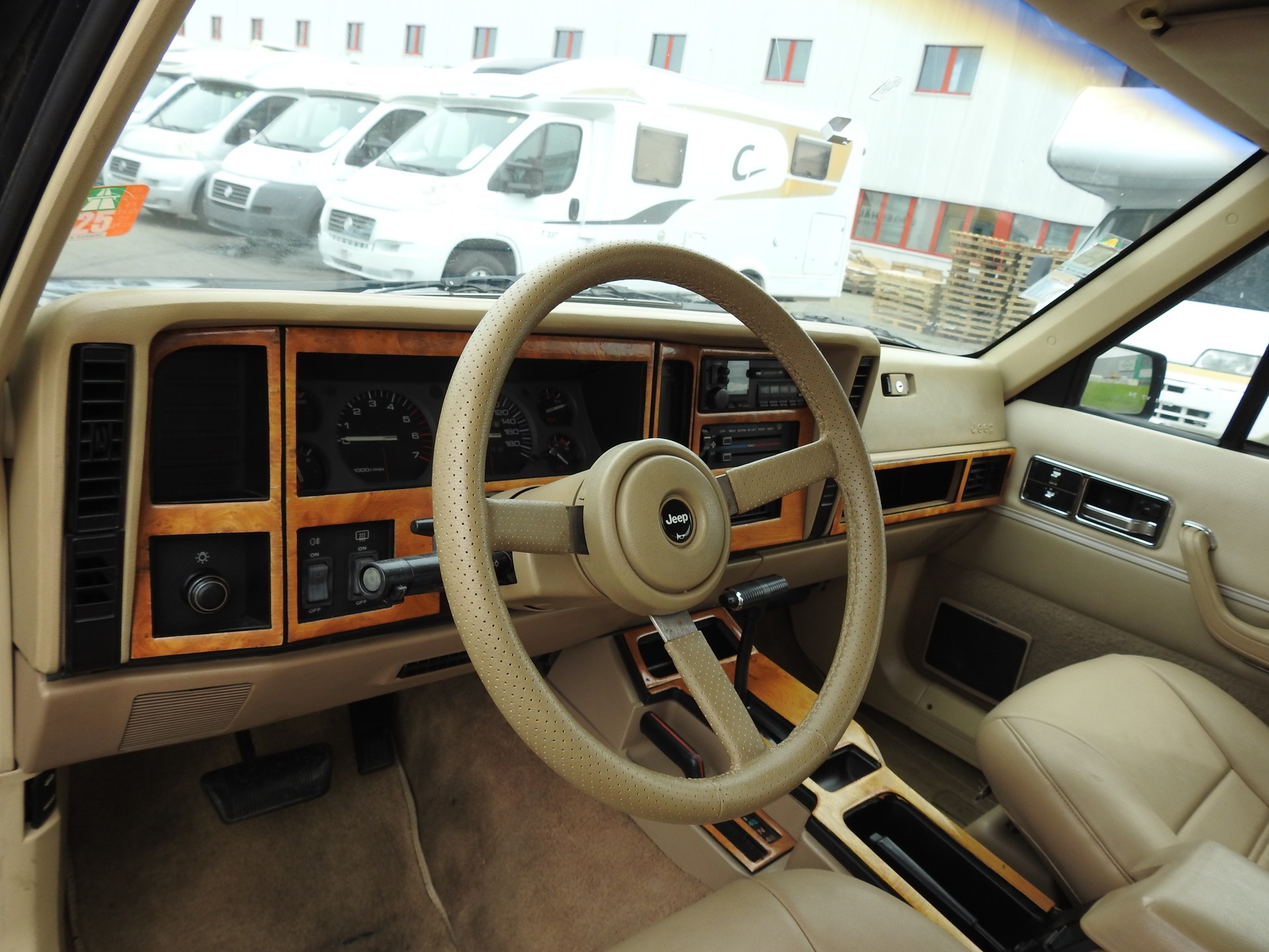 JEEP Cherokee 4.0 Country Club-image-12