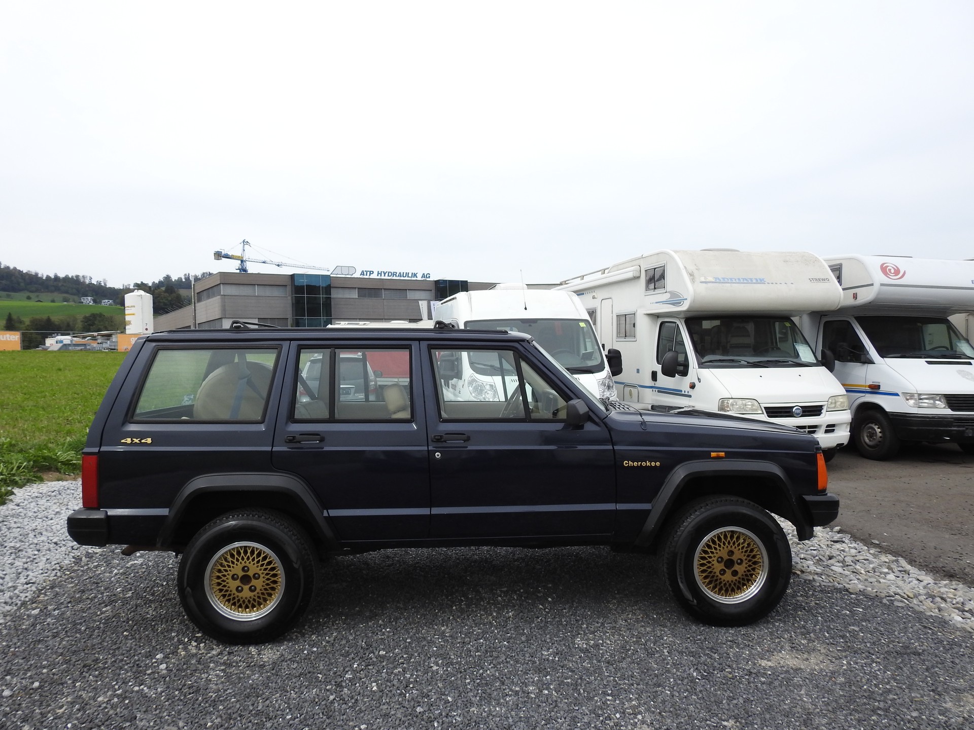 JEEP Cherokee 4.0 Country Club-image-5