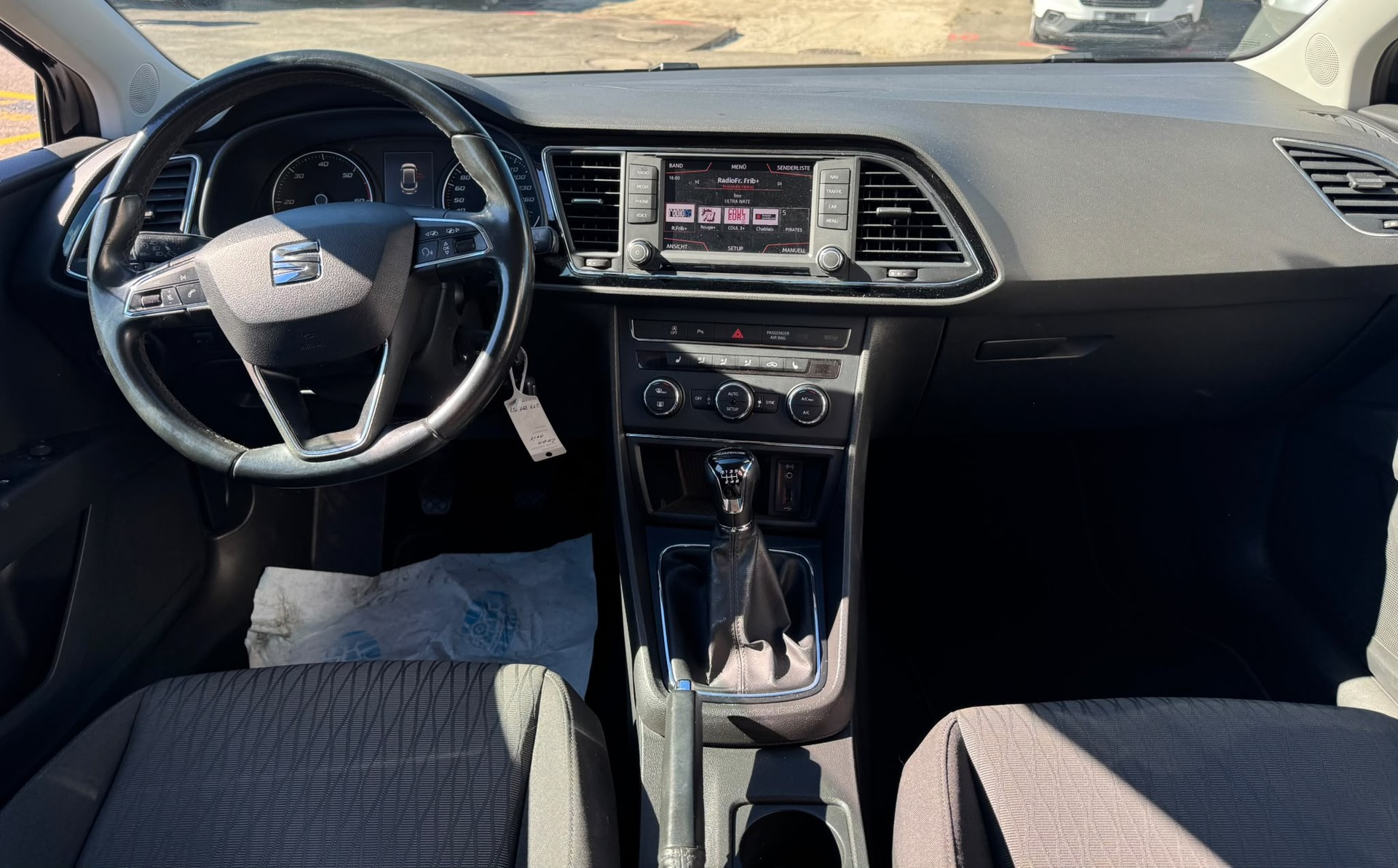 SEAT Leon ST 1.6 TDI Style 4Drive-image-12