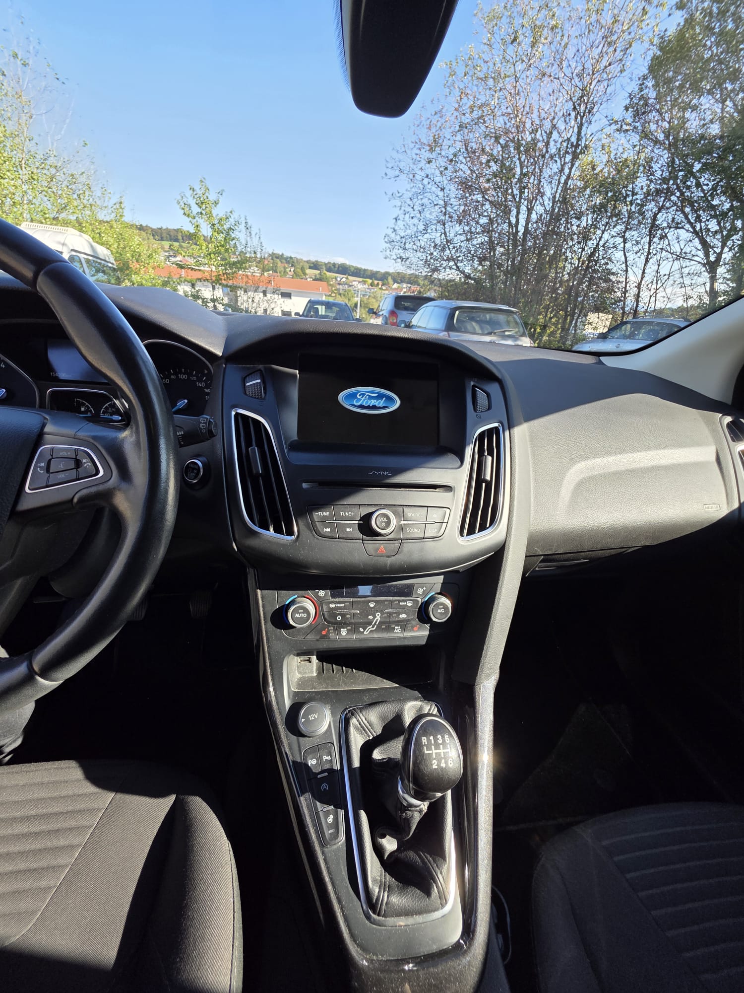 FORD Focus 1.0 SCTi Black Edition-image-5