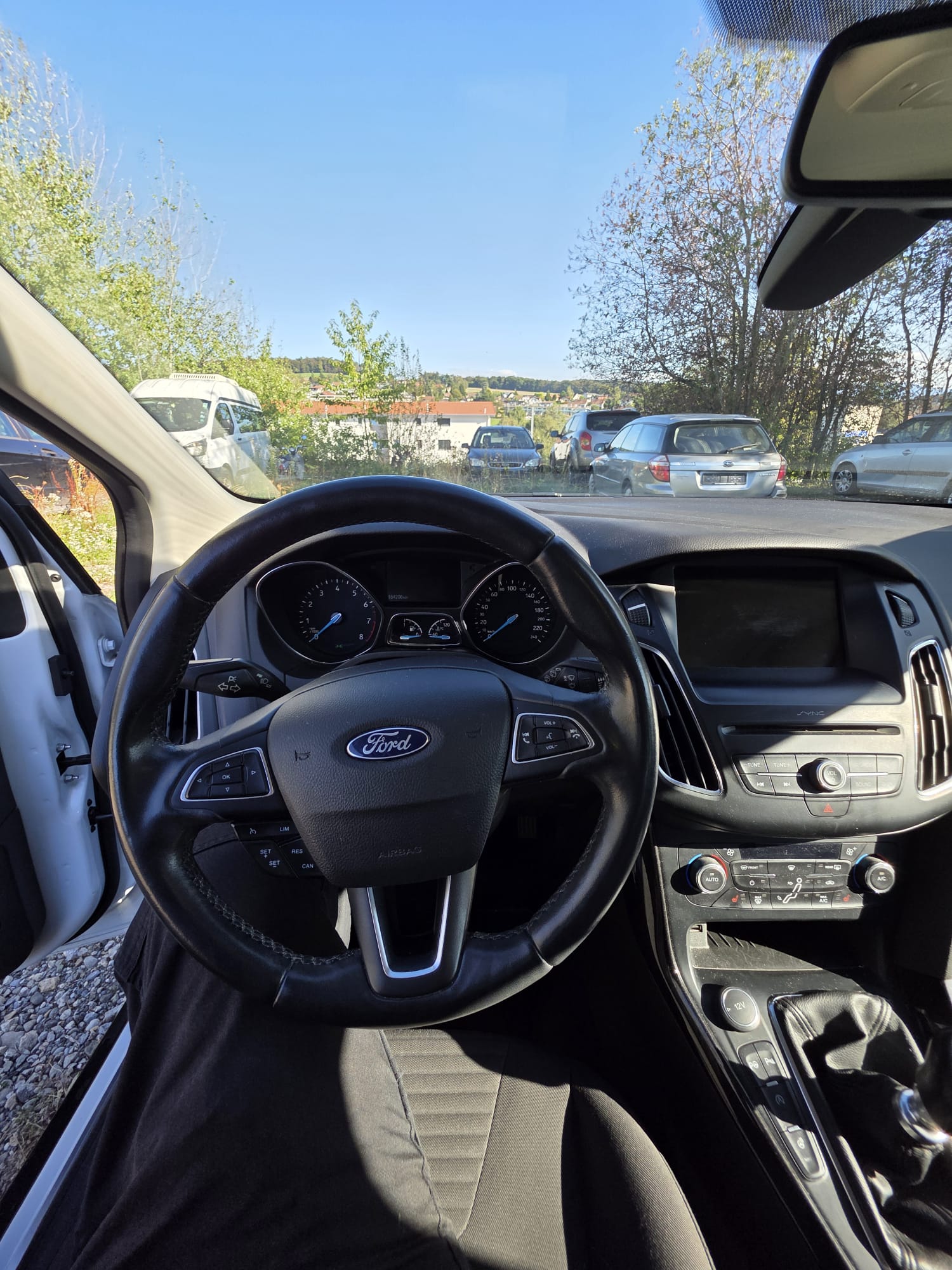 FORD Focus 1.0 SCTi Black Edition-image-4