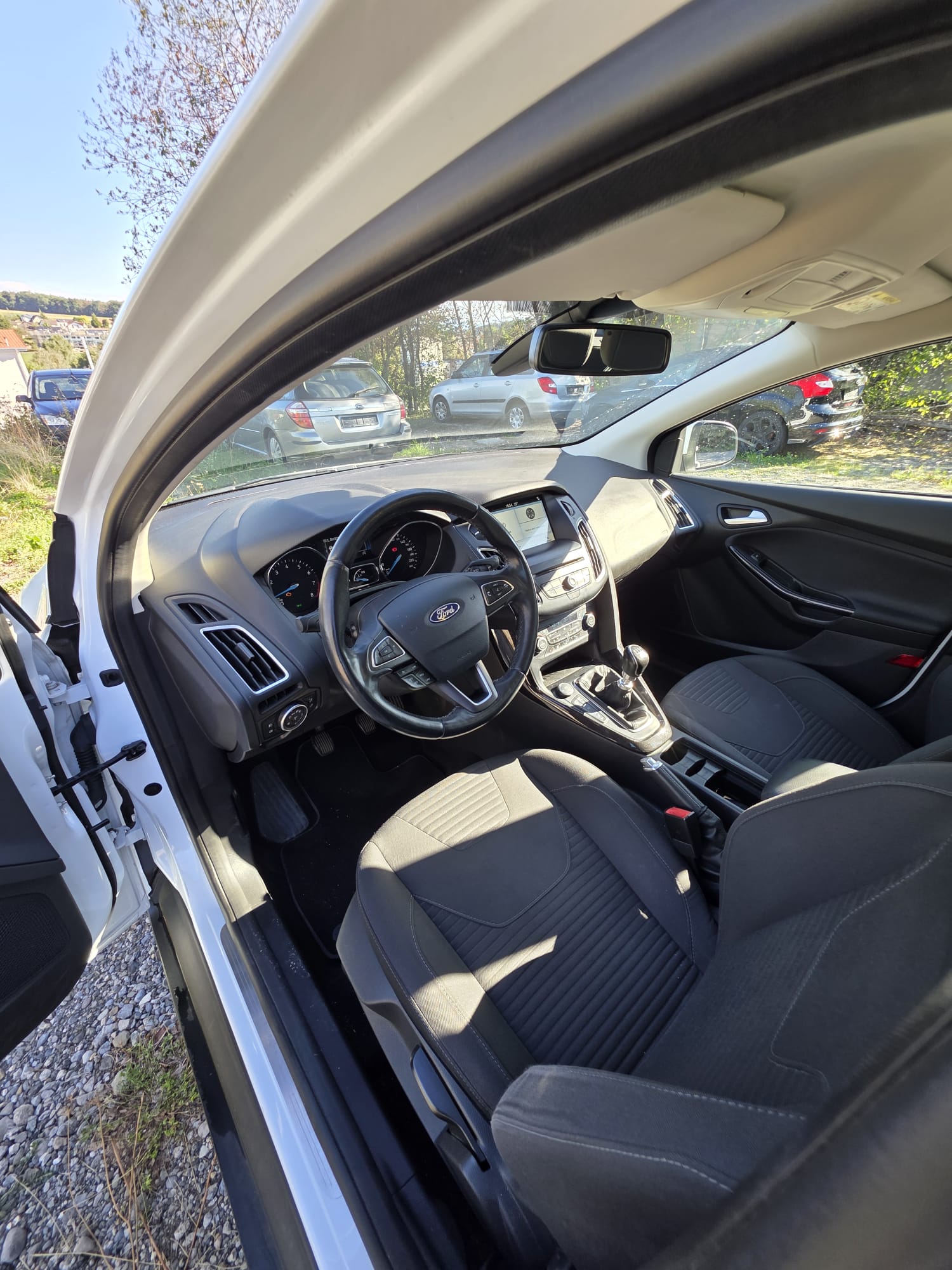 FORD Focus 1.0 SCTi Black Edition-image-6