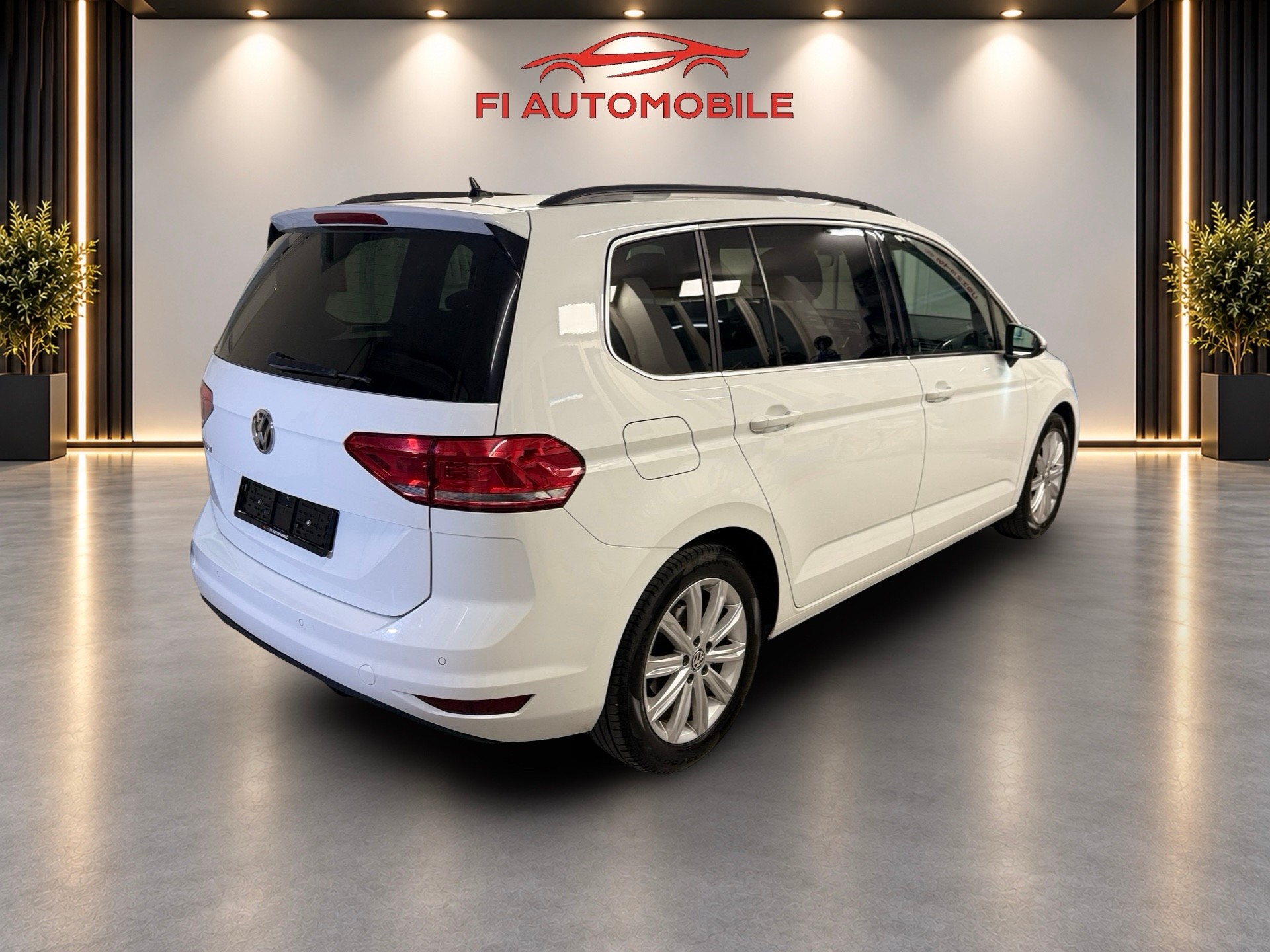 VW Touran 2.0 TDI BlueMotion Technology Highline DSG-image-3