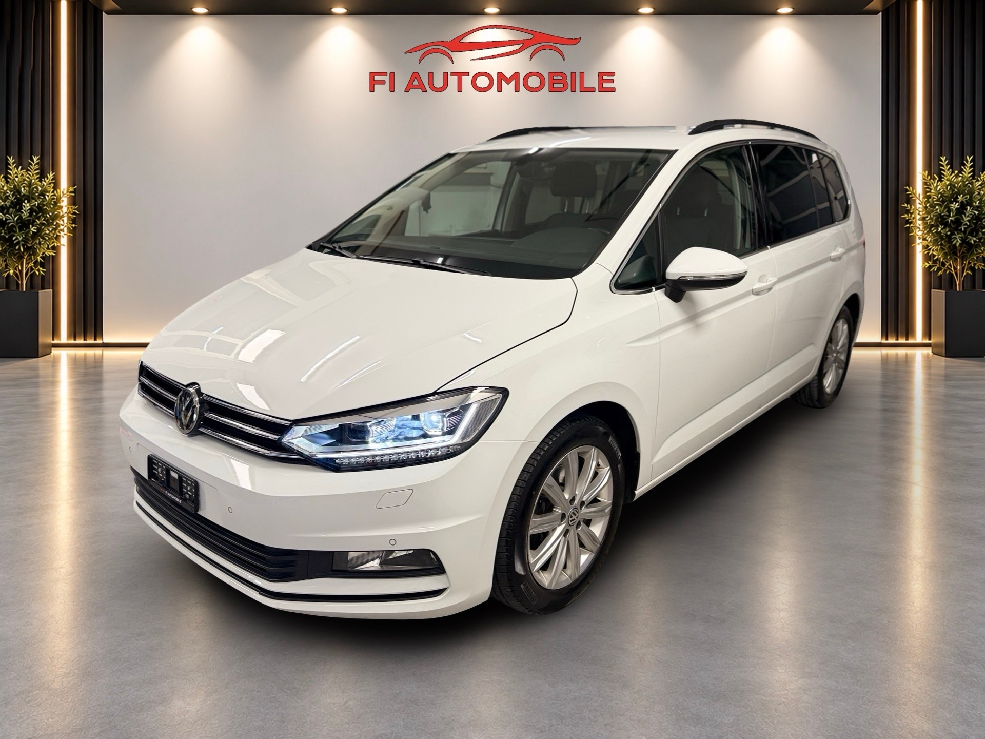 VW Touran 2.0 TDI BlueMotion Technology Highline DSG-image-0