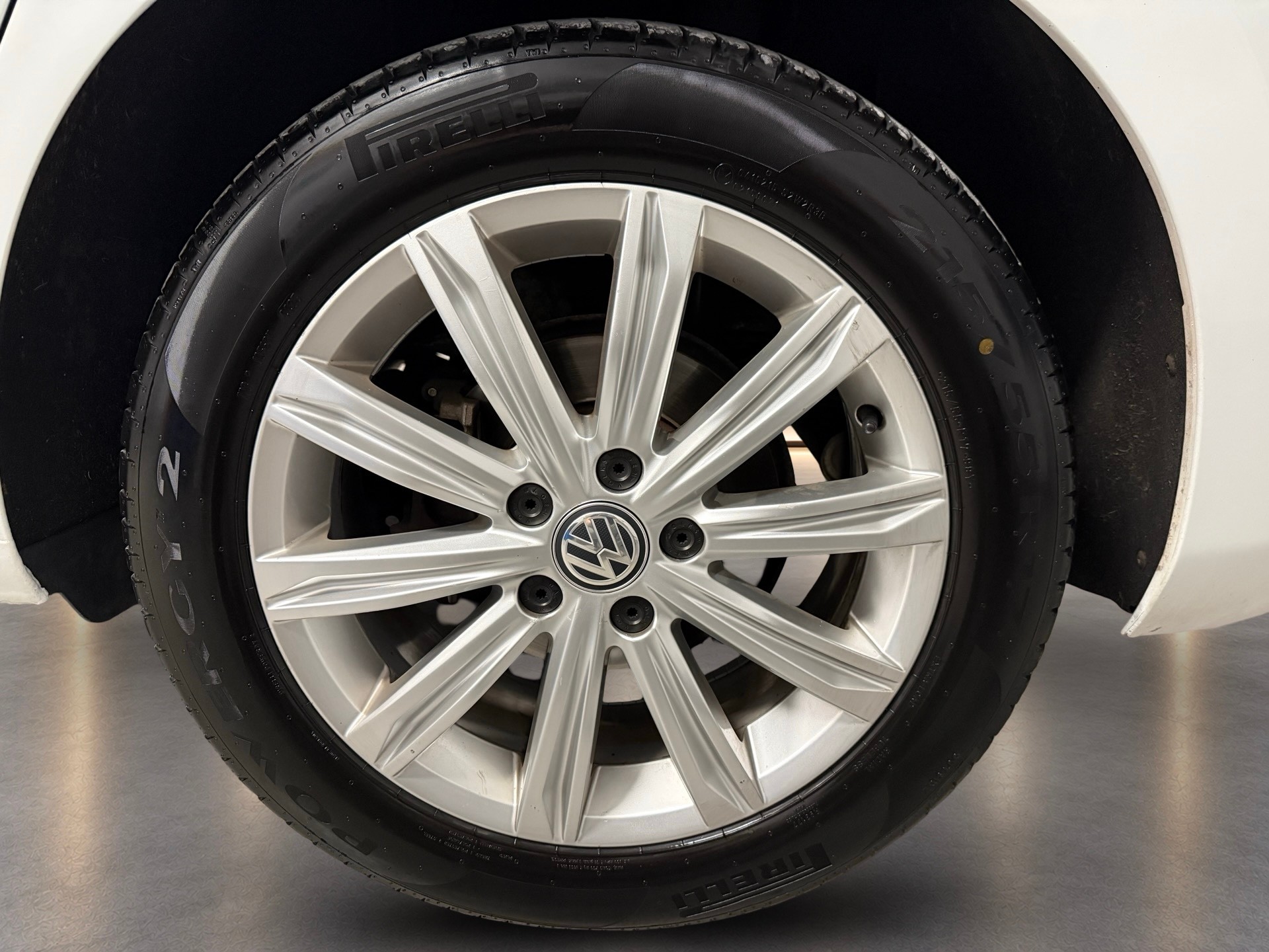 VW Touran 2.0 TDI BlueMotion Technology Highline DSG-image-9