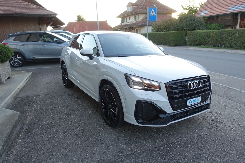 AUDI Q2 40 TFSI S line quattro S-tronic-image-2