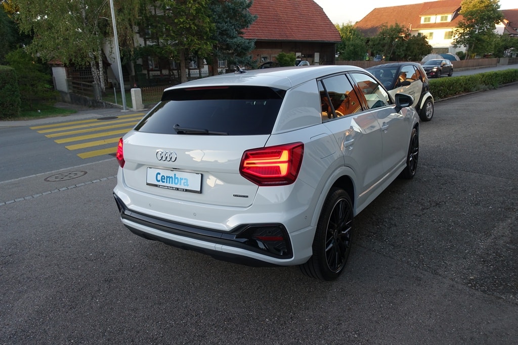 AUDI Q2 40 TFSI S line quattro S-tronic-image-3