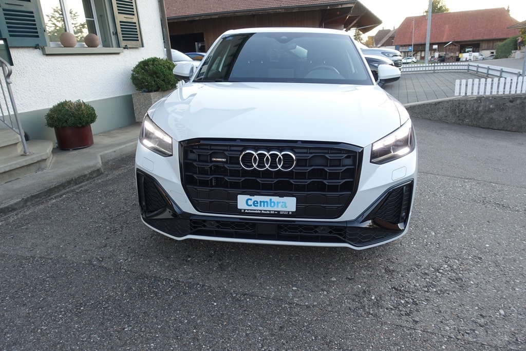 AUDI Q2 40 TFSI S line quattro S-tronic-image-1