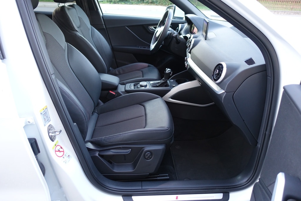 AUDI Q2 40 TFSI S line quattro S-tronic-image-14