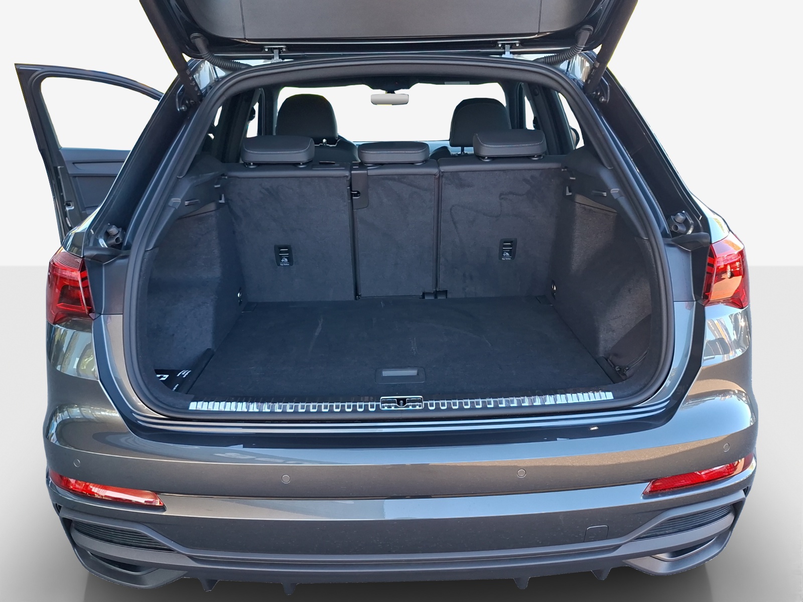 AUDI Q3 35 TFSI S line Attraction S-tronic-image-12