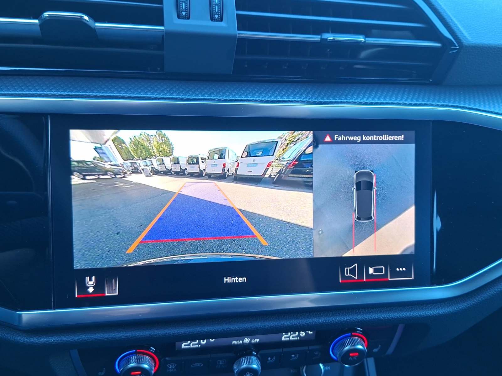 AUDI Q3 35 TFSI S line Attraction S-tronic-image-15