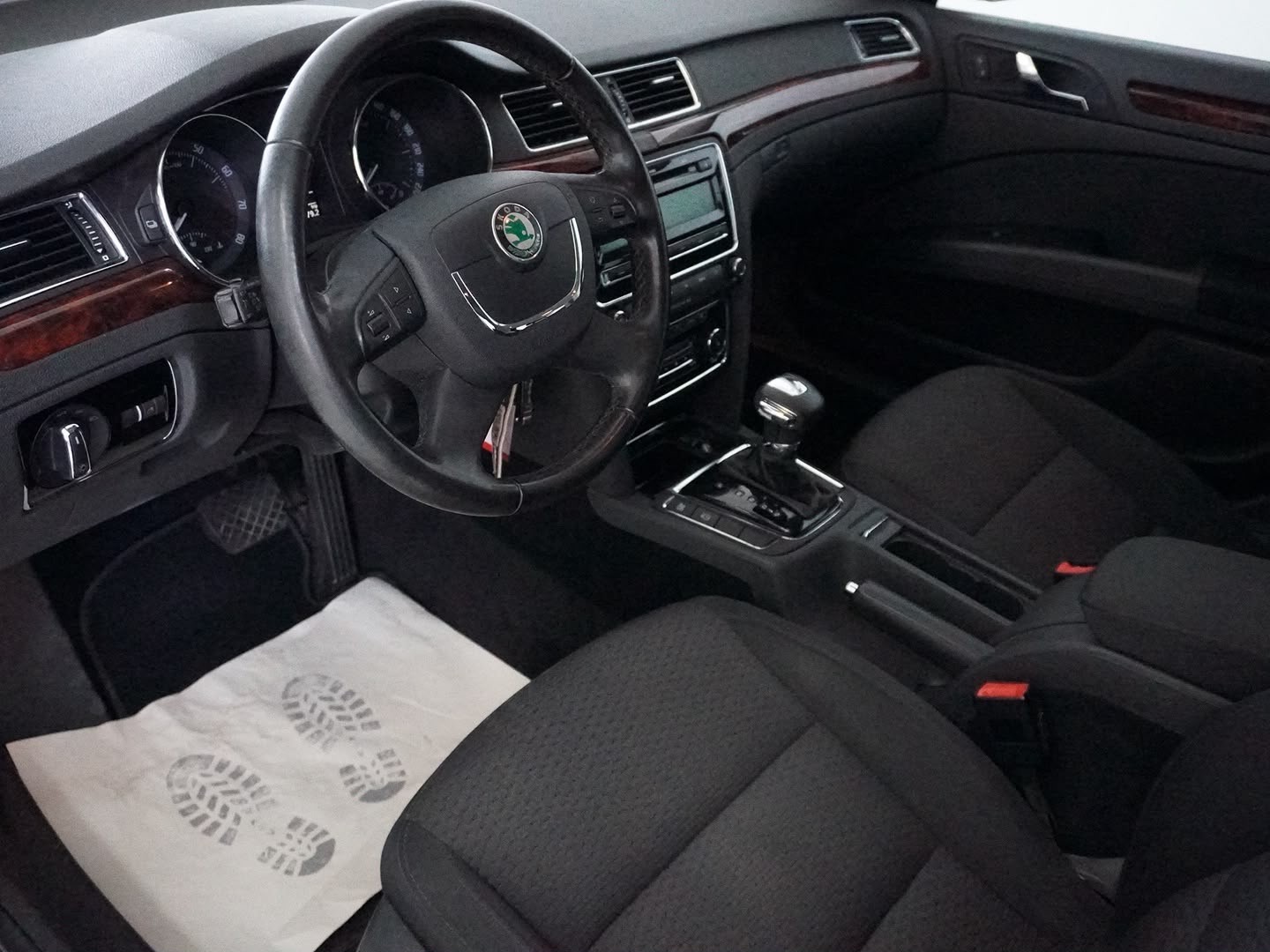 SKODA Superb 1.8 TSI Elegance DSG-image-2