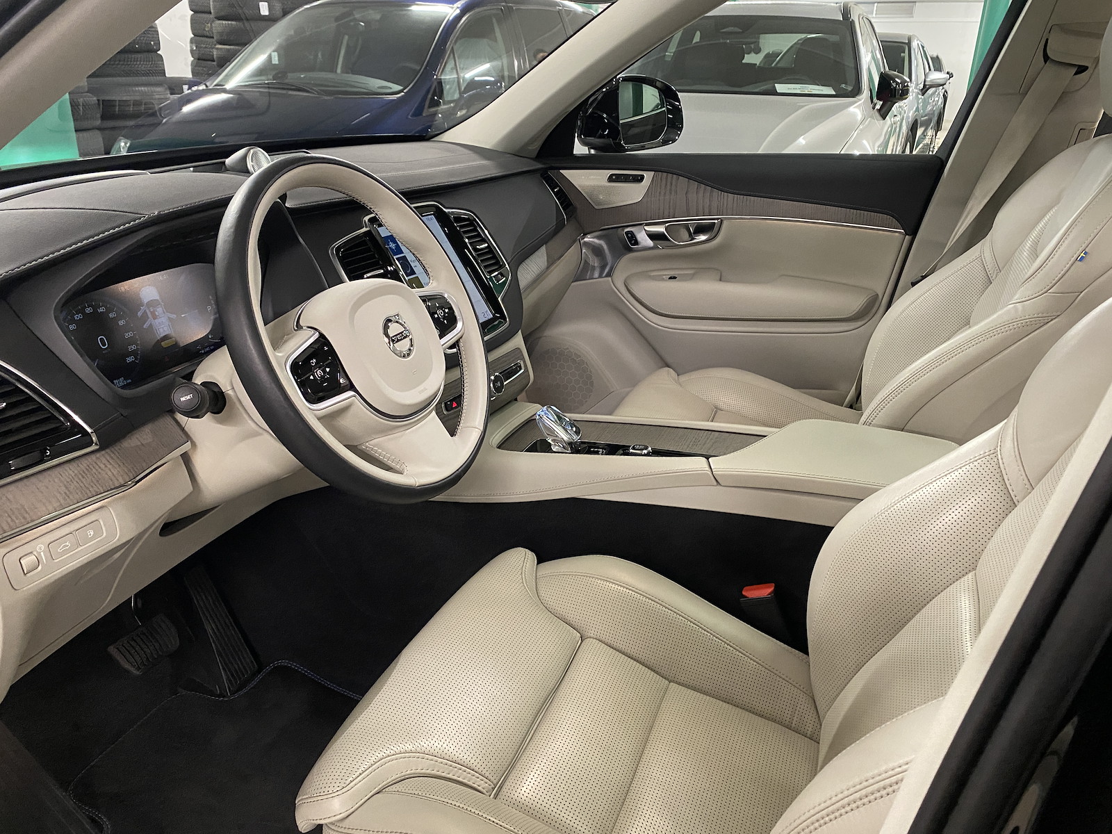 VOLVO XC90 2.0 T8 TE Inscription 7P. eAWD-image-7