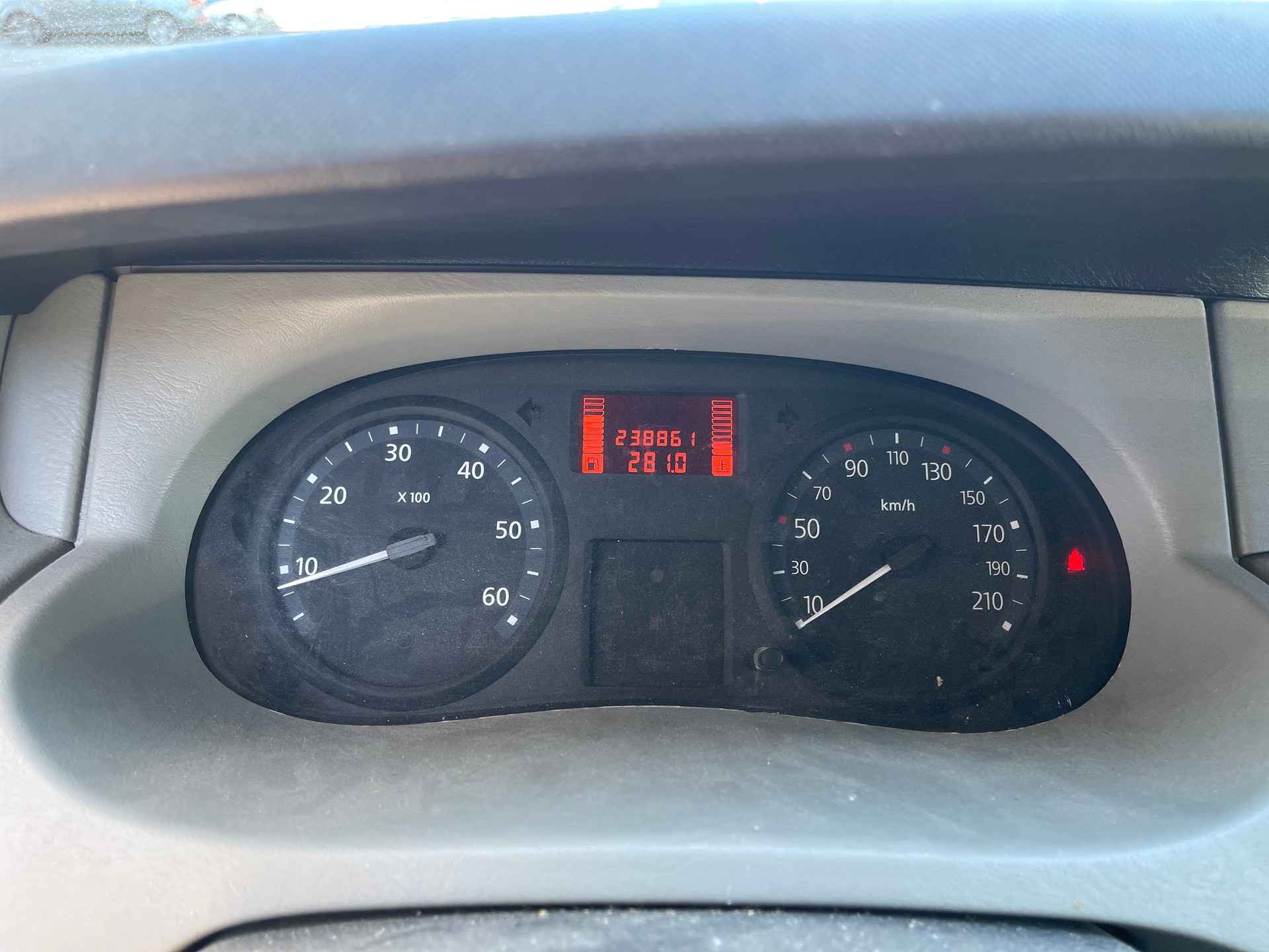 RENAULT Trafic 2.0 dCi 115 2.9t L2H1-image-11