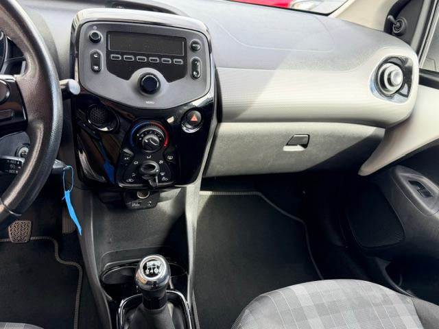 PEUGEOT 108 1.0 VTi Active Top S/S-image-9