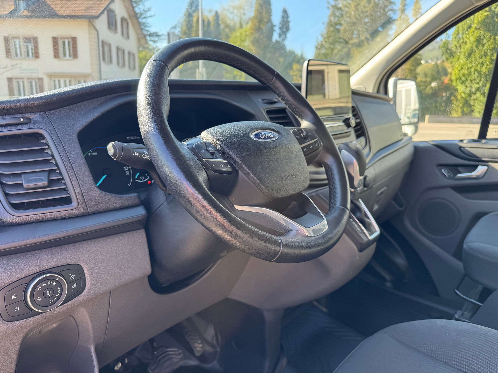 FORD Transit Custom Van 1.0 Eco Boost 340 L1H1 Trend PHEV-image-12
