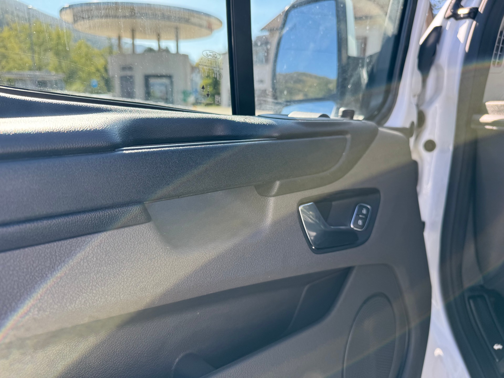 FORD Transit Custom Van 1.0 Eco Boost 340 L1H1 Trend PHEV-image-14