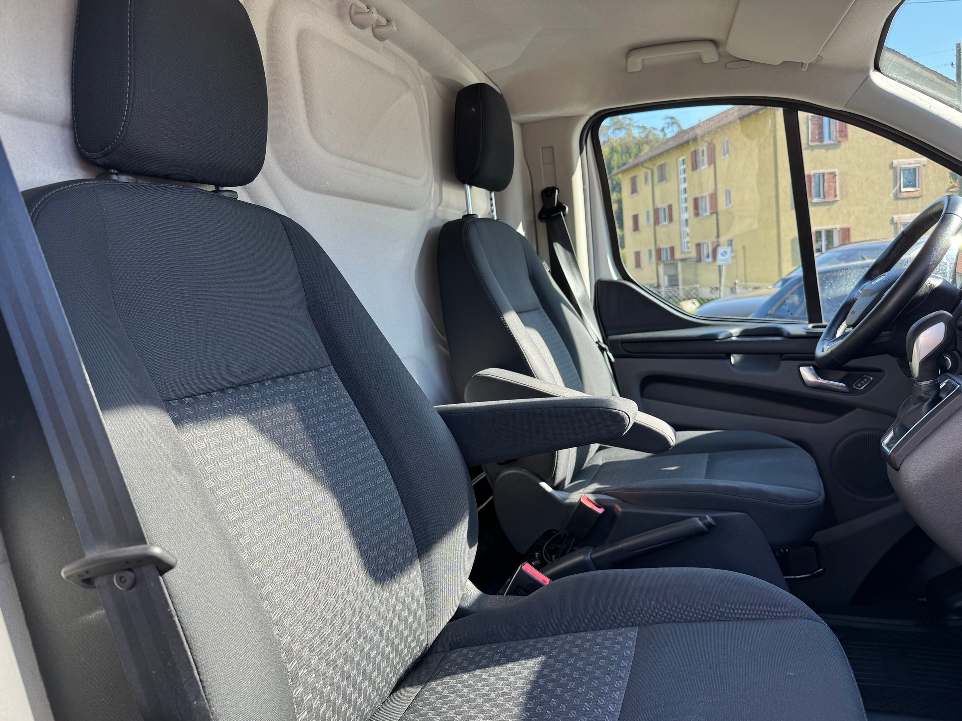 FORD Transit Custom Van 1.0 Eco Boost 340 L1H1 Trend PHEV-image-16
