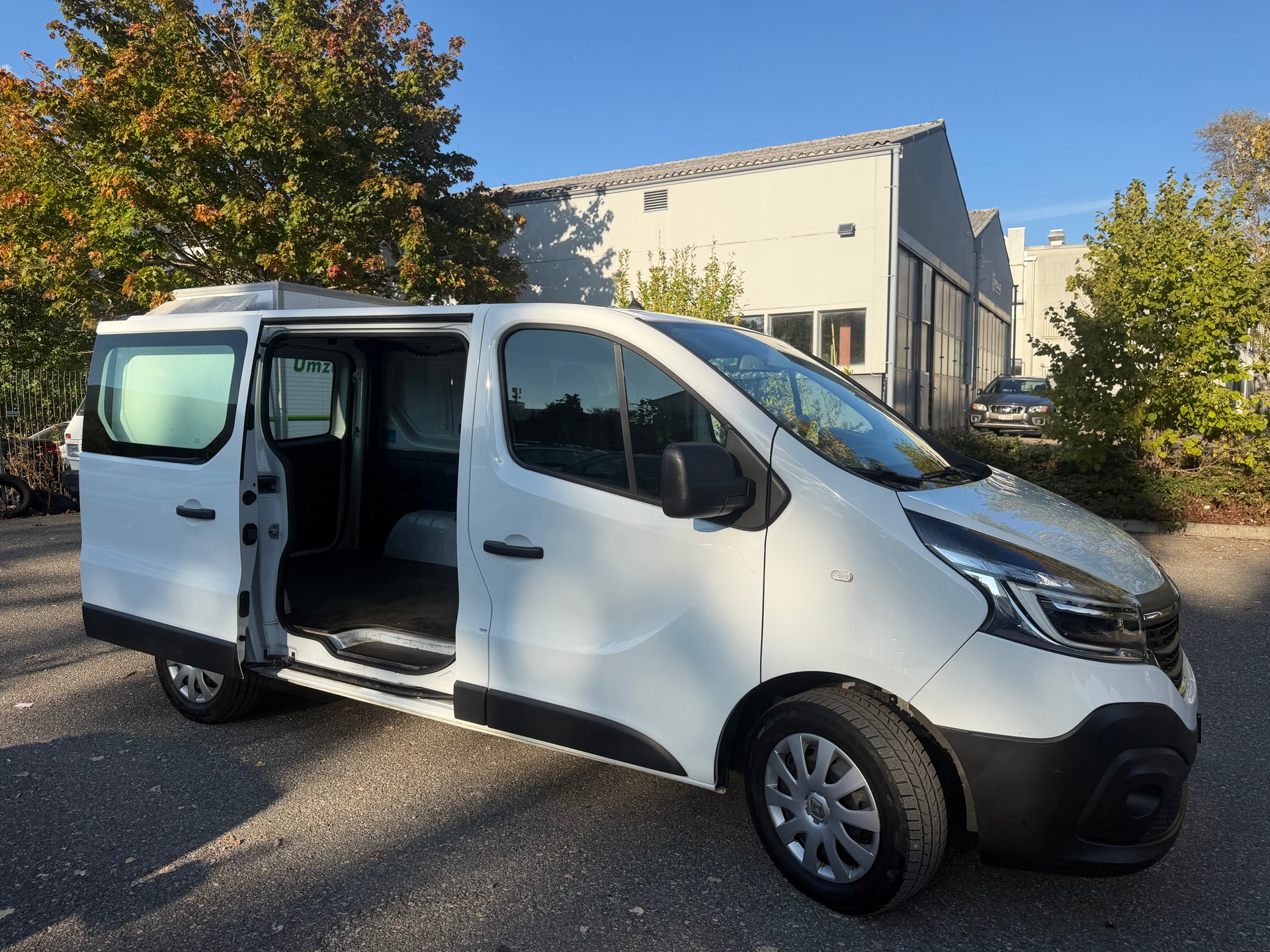 RENAULT Trafic 2.0 dCi 120 3.0t Business L1H1 * 03x Sitze * Klimaanlage * Tempomat * PDC H * AHK 2000Kg * Frisch Ab MFK-image-10
