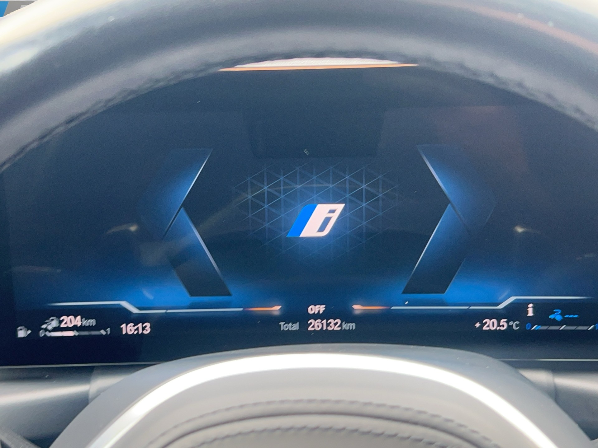BMW 330e x DriveTouring Steptronic M Sport Pro-image-15