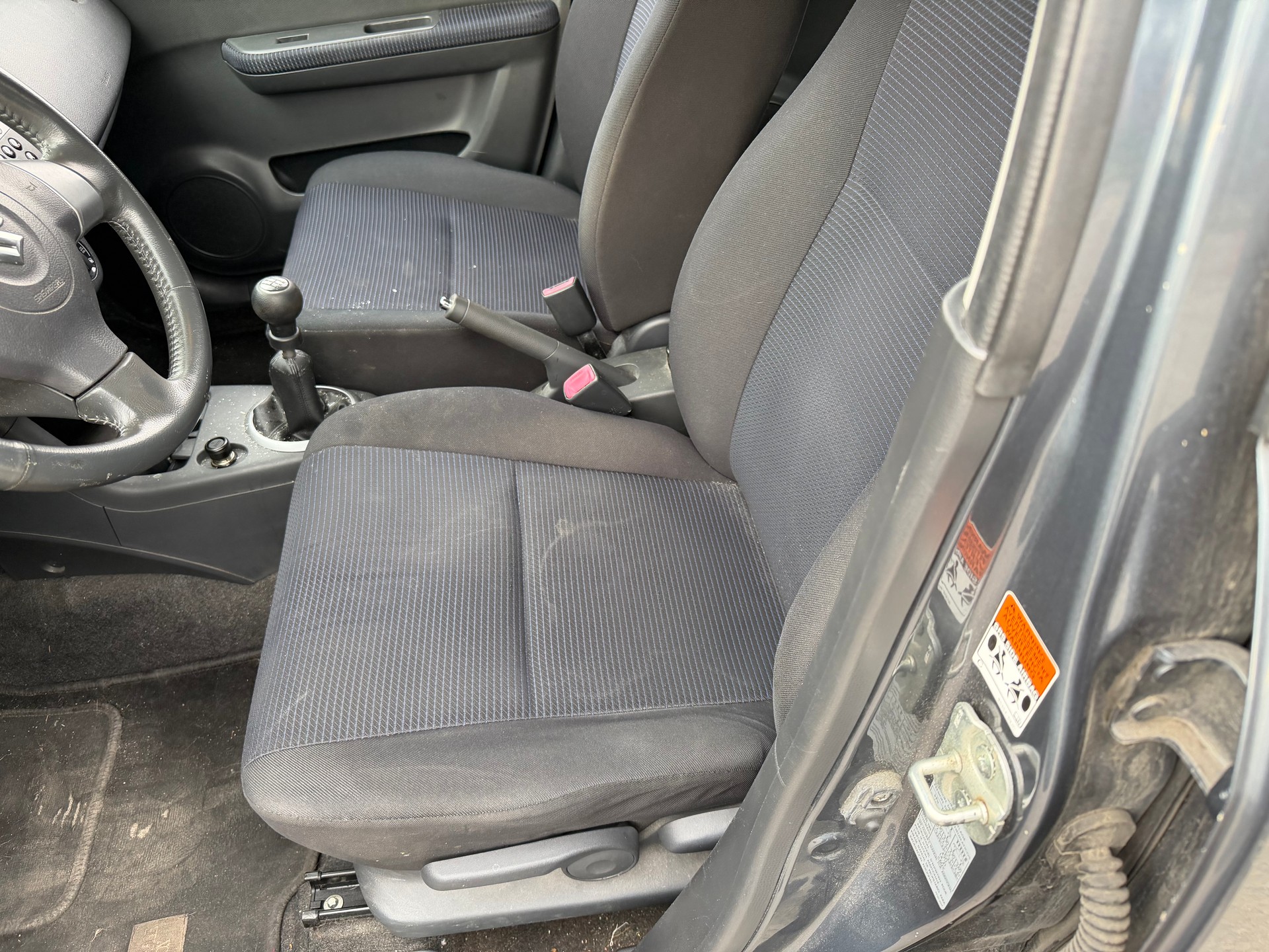 SUZUKI Swift 1.3i 16V GL Top 4x4-image-5