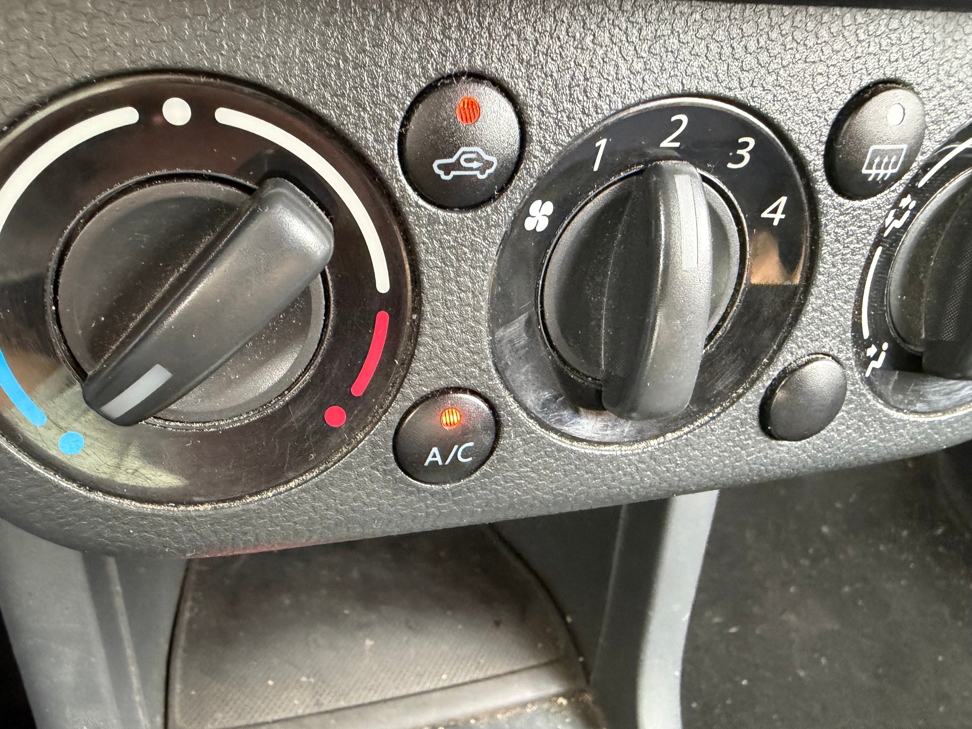 SUZUKI Swift 1.3i 16V GL Top 4x4-image-11