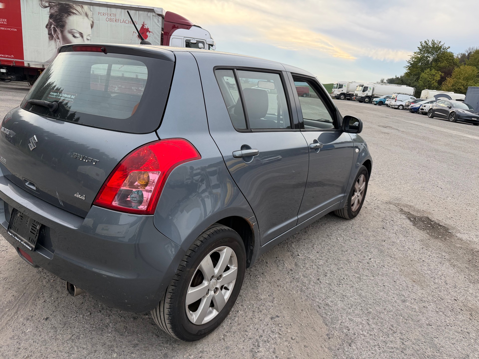 SUZUKI Swift 1.3i 16V GL Top 4x4-image-4