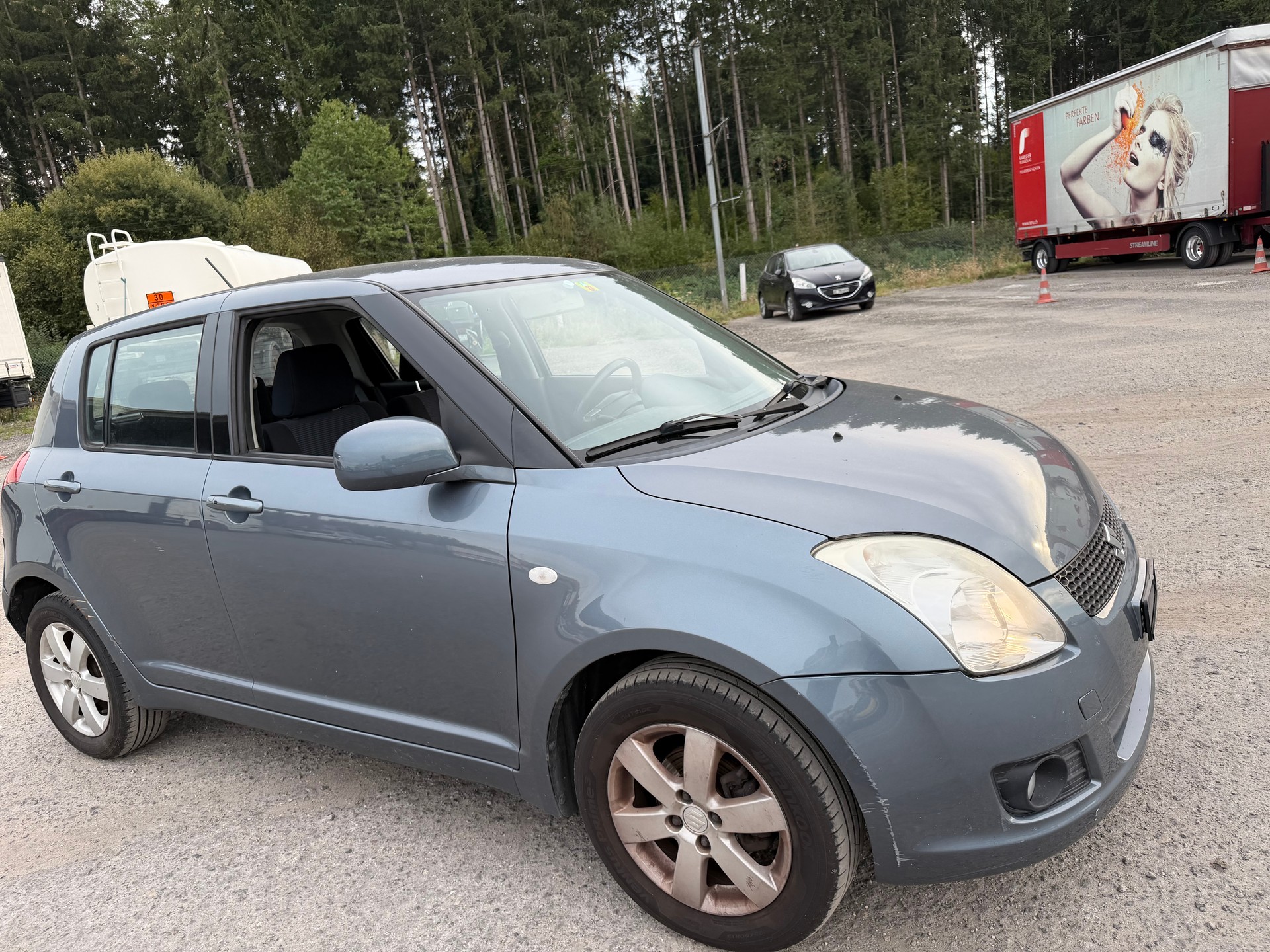 SUZUKI Swift 1.3i 16V GL Top 4x4-image-2