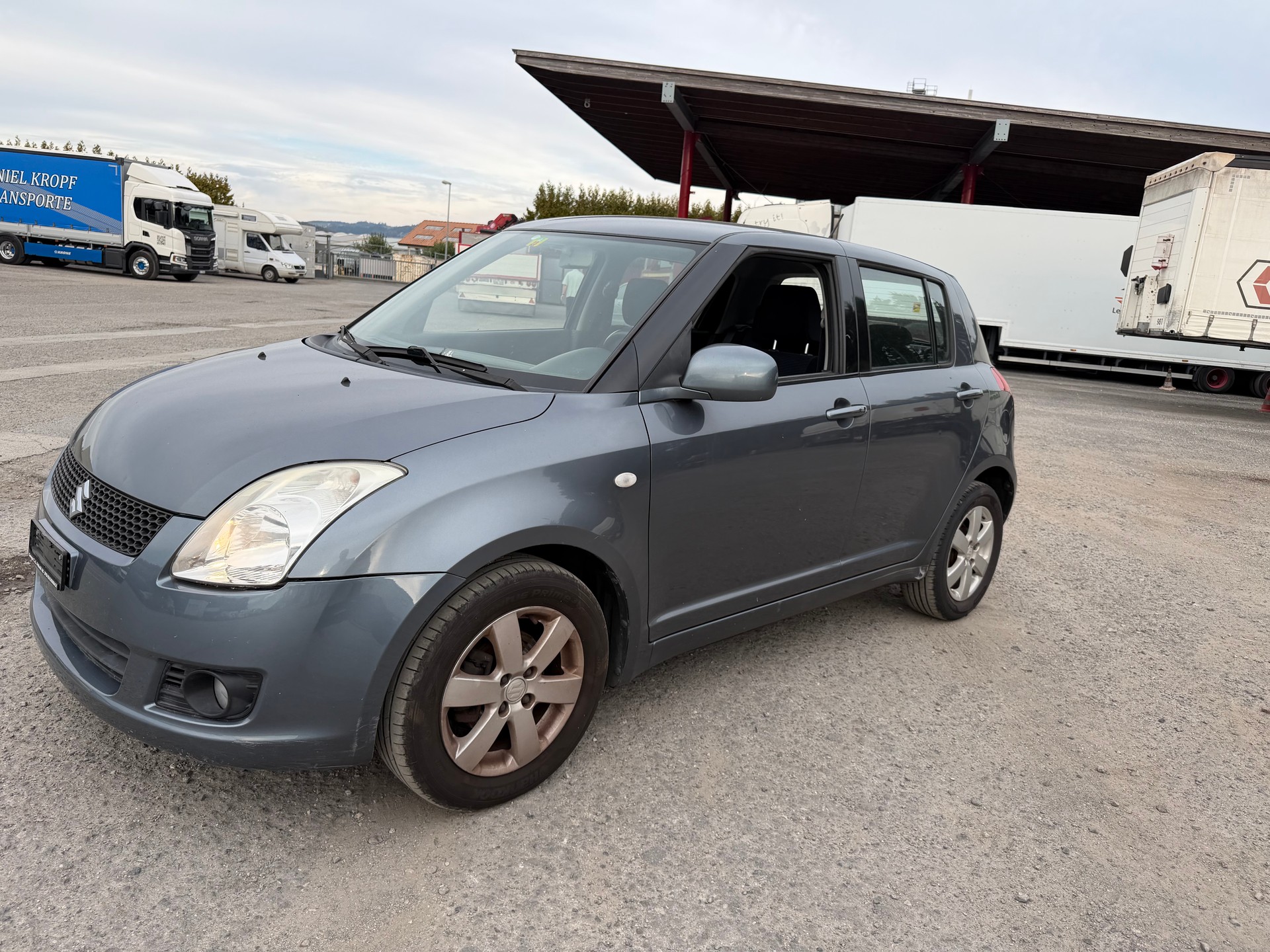 SUZUKI Swift 1.3i 16V GL Top 4x4-image-1