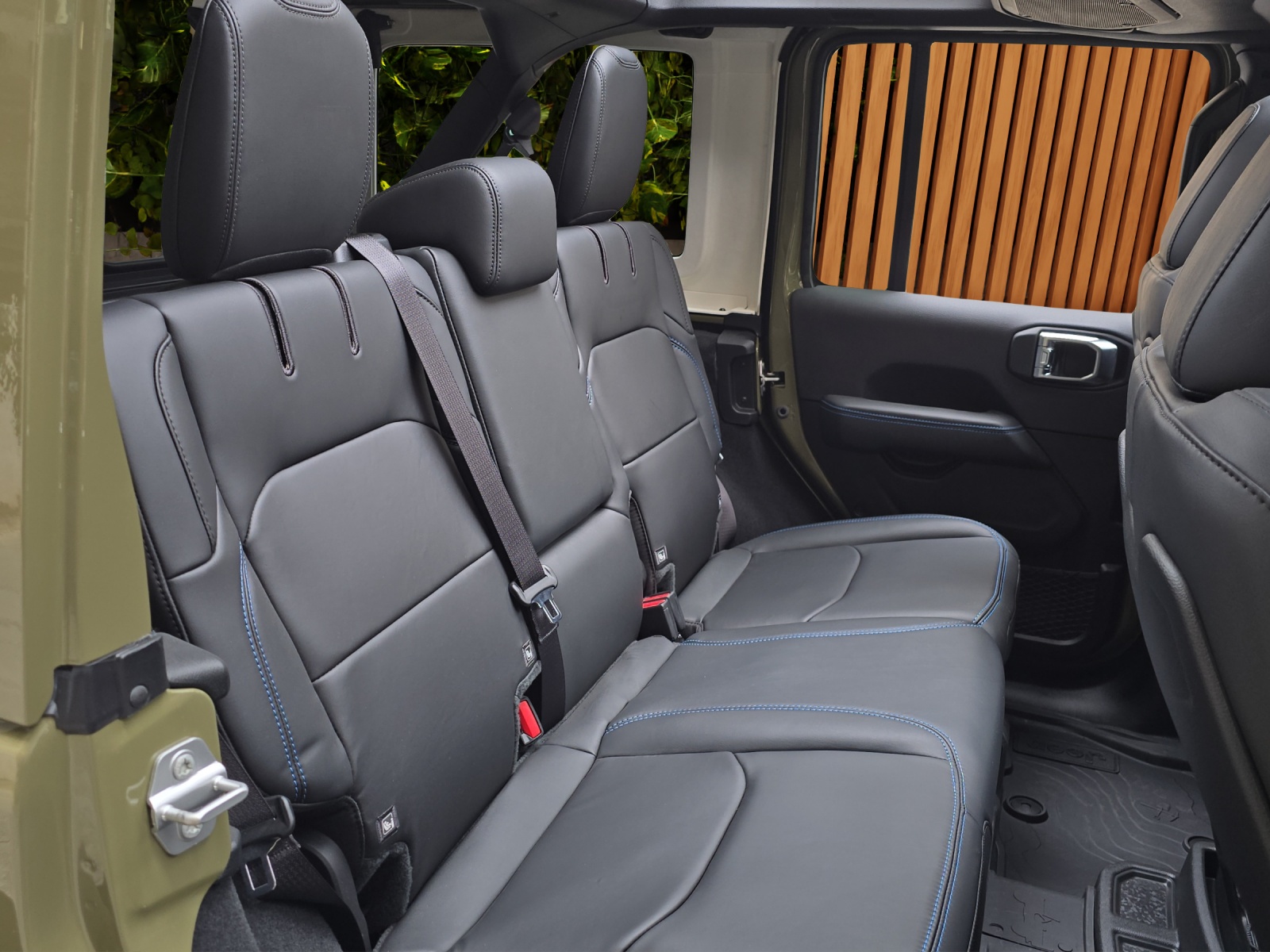 JEEP Wrangler 2.0 Unlimited Rubicon Automatic-image-16