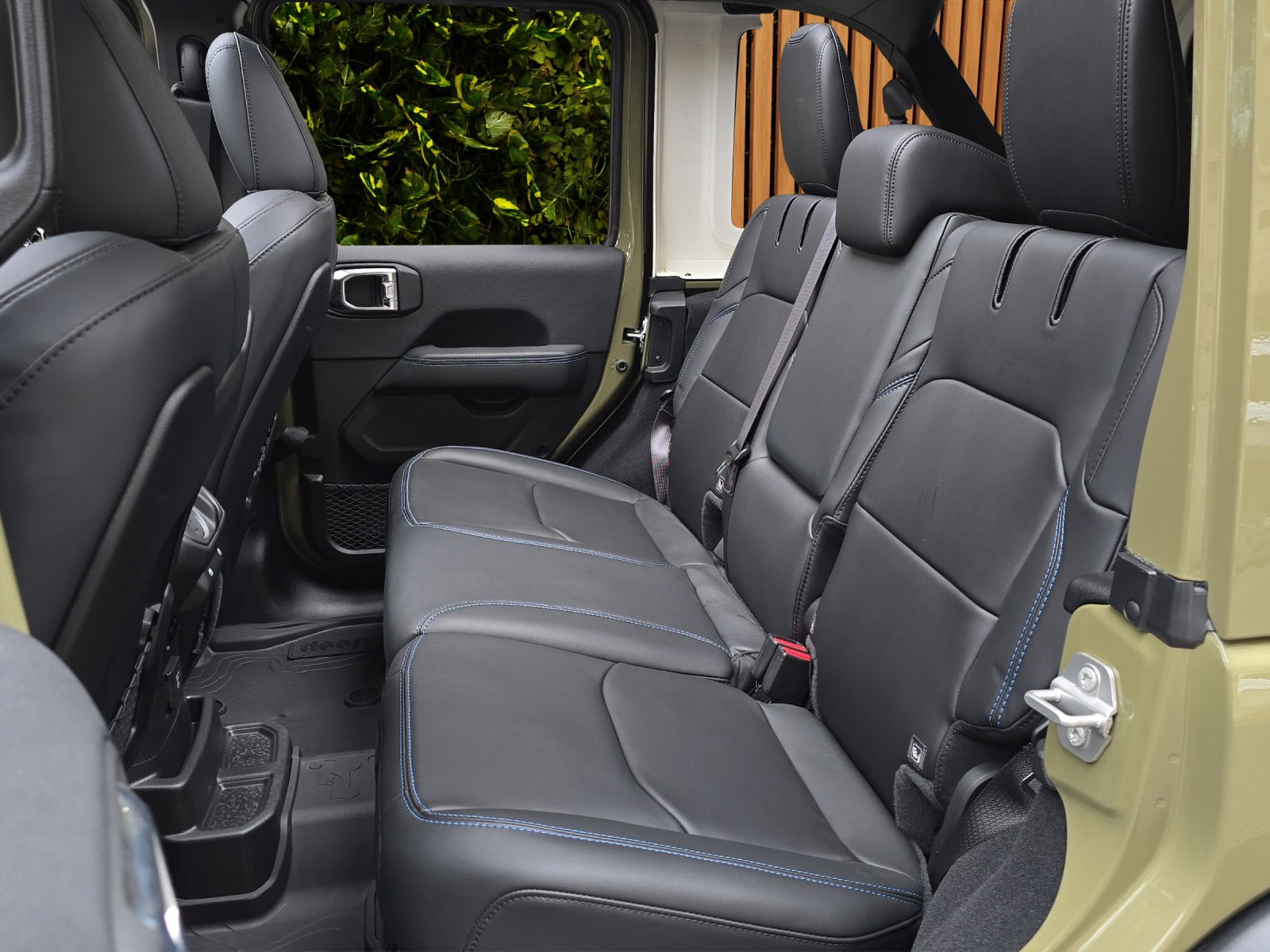 JEEP Wrangler 2.0 Unlimited Rubicon Automatic-image-11