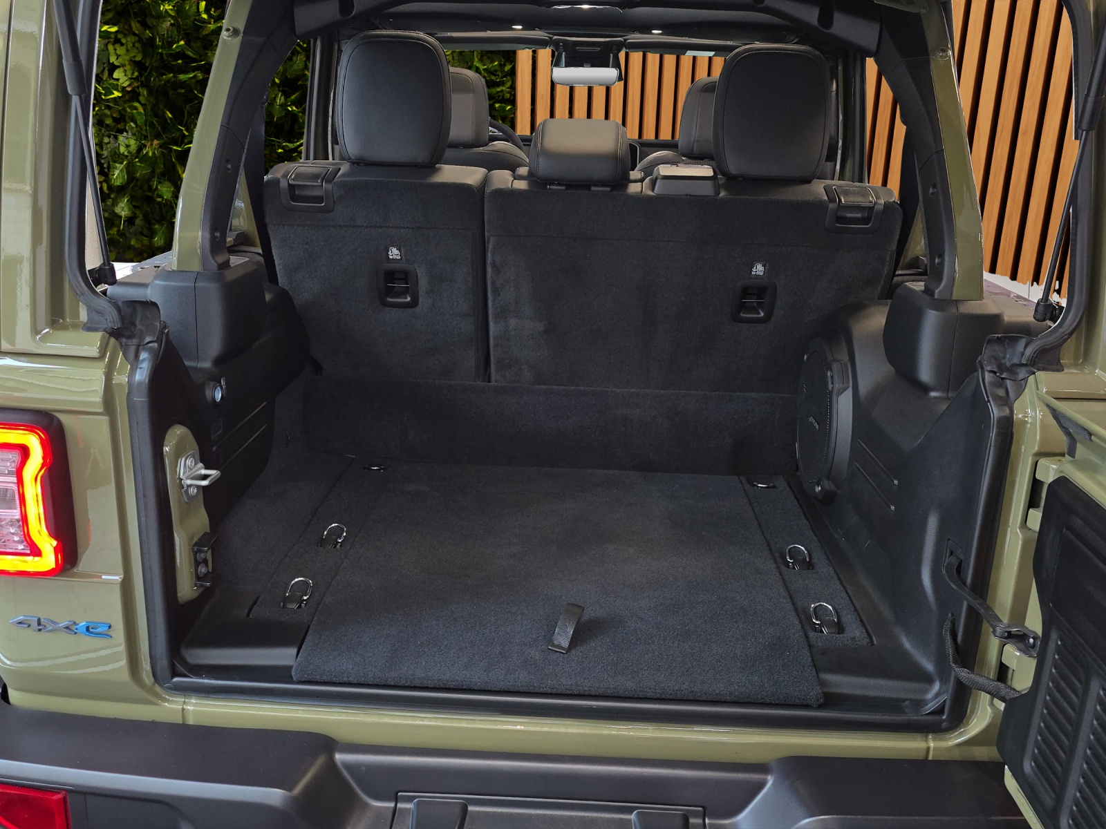 JEEP Wrangler 2.0 Unlimited Rubicon Automatic-image-17