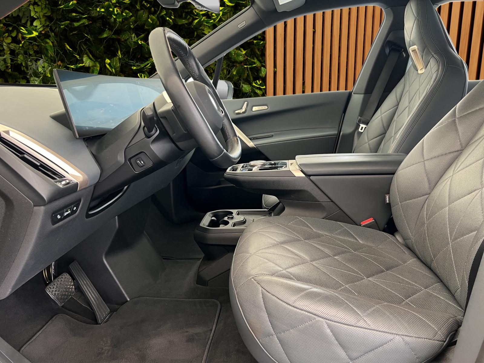 BMW iX xDrive40 (CH)🔋-image-11