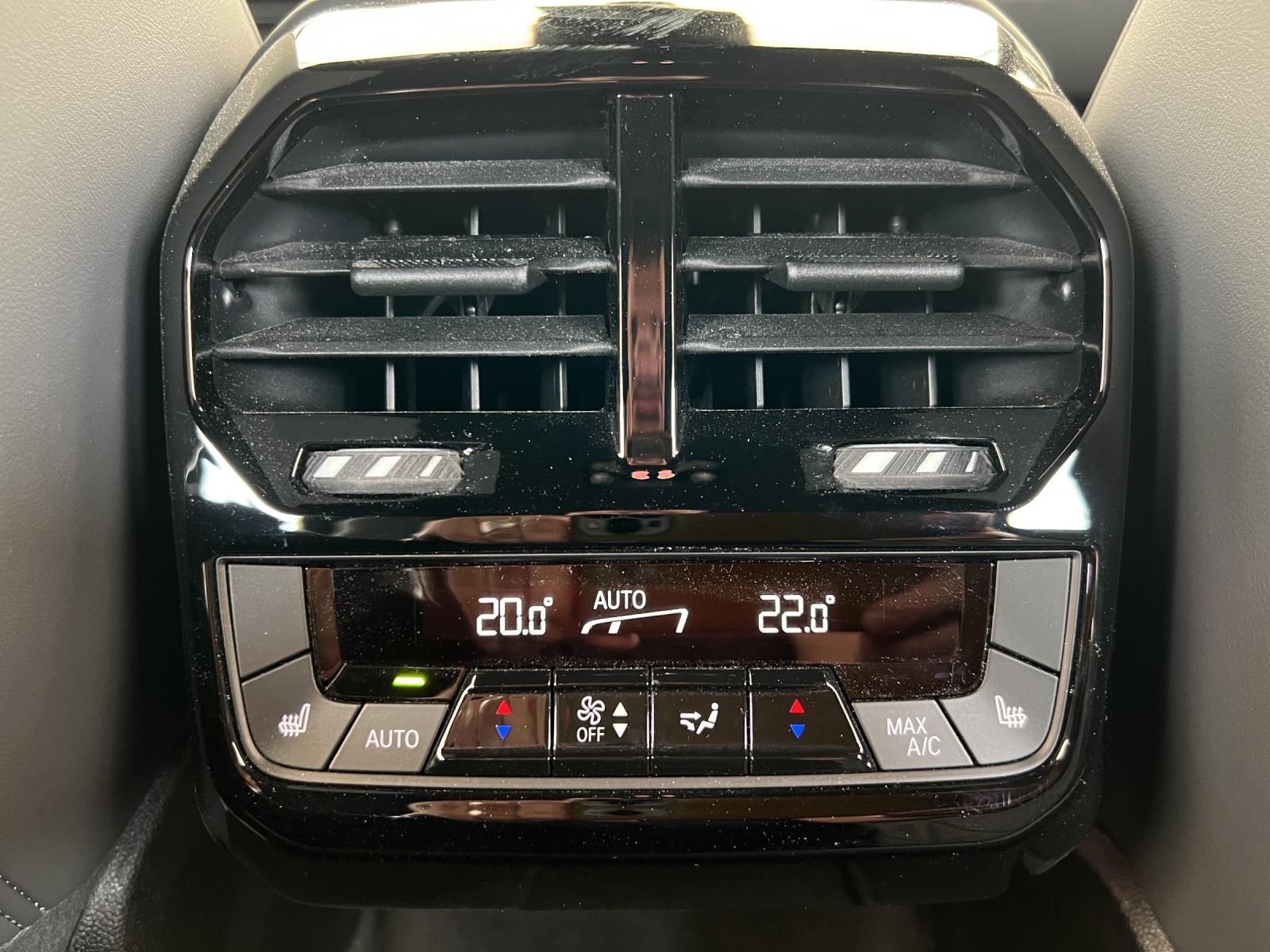 BMW iX xDrive40 (CH)🔋-image-23