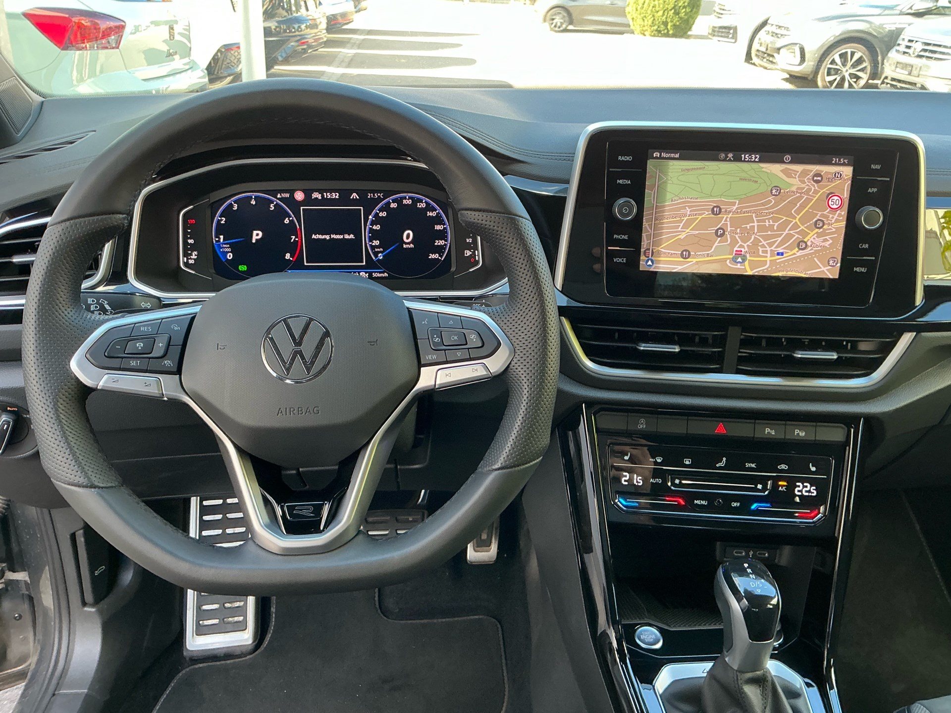 VW T-Roc R-LINE 4MOTION *** PANORAMAGLASDACH & AMHÄNGEKUPPLUNG ***-image-9