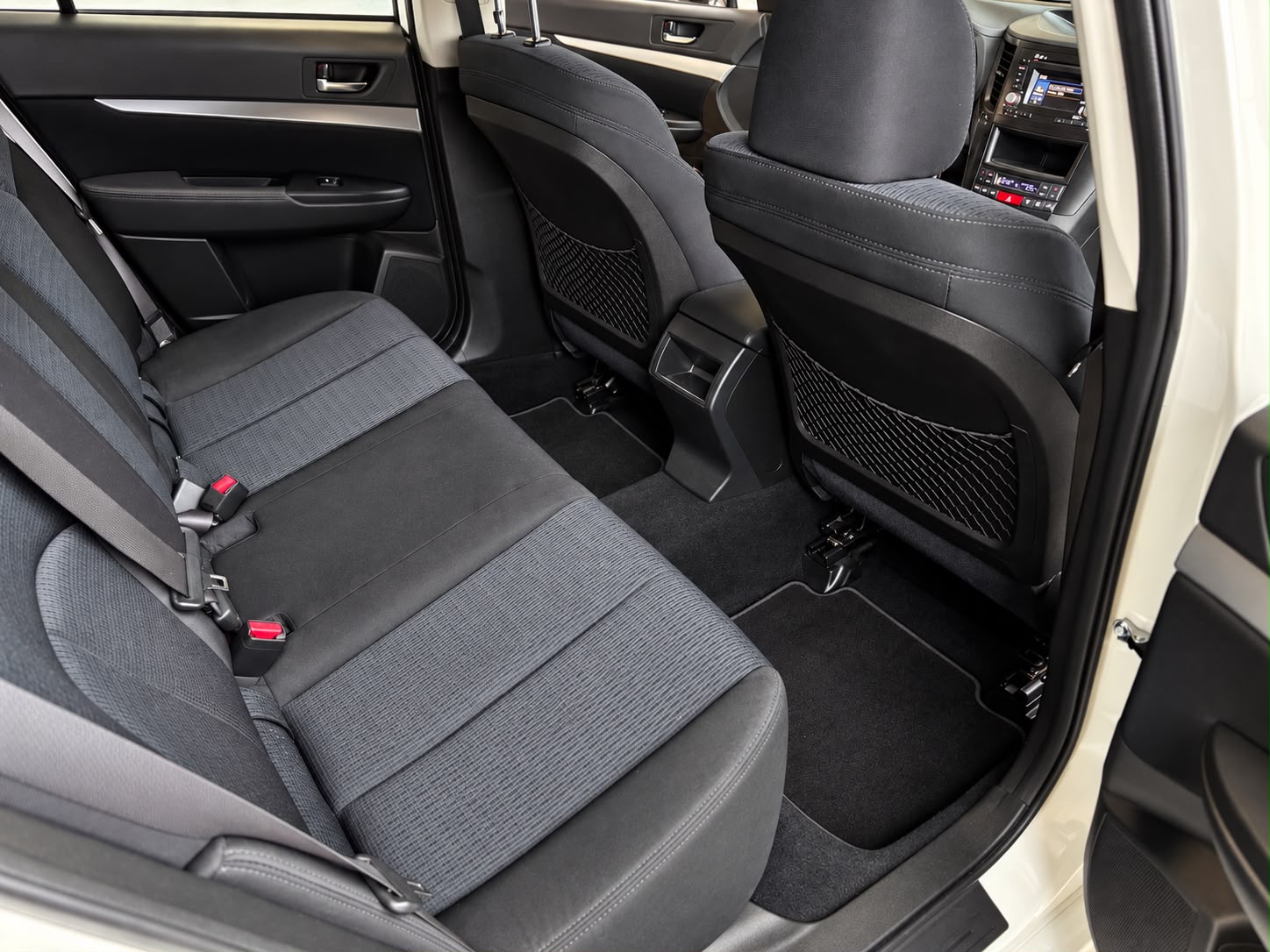 SUBARU Legacy 2.0i Swiss AWD Lineartronic-image-15