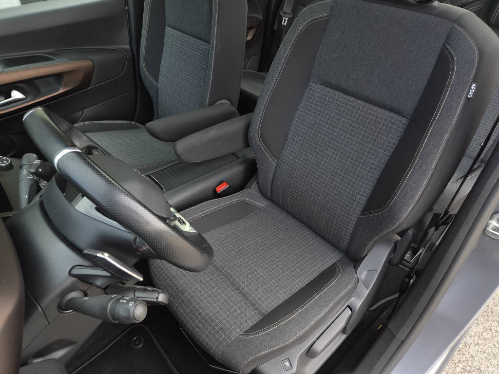 PEUGEOT Rifter 1.2 130cv GT automatique - crochet)-image-8