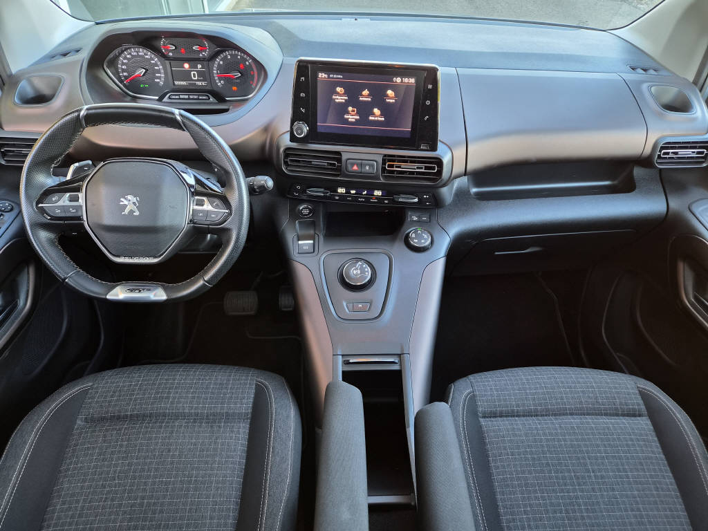 PEUGEOT Rifter 1.2 130cv GT automatique - crochet)-image-11
