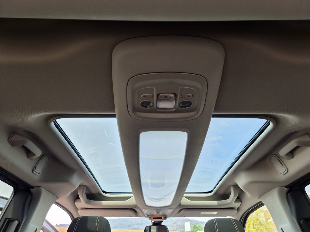 PEUGEOT Rifter 1.2 130cv GT automatique - crochet)-image-12